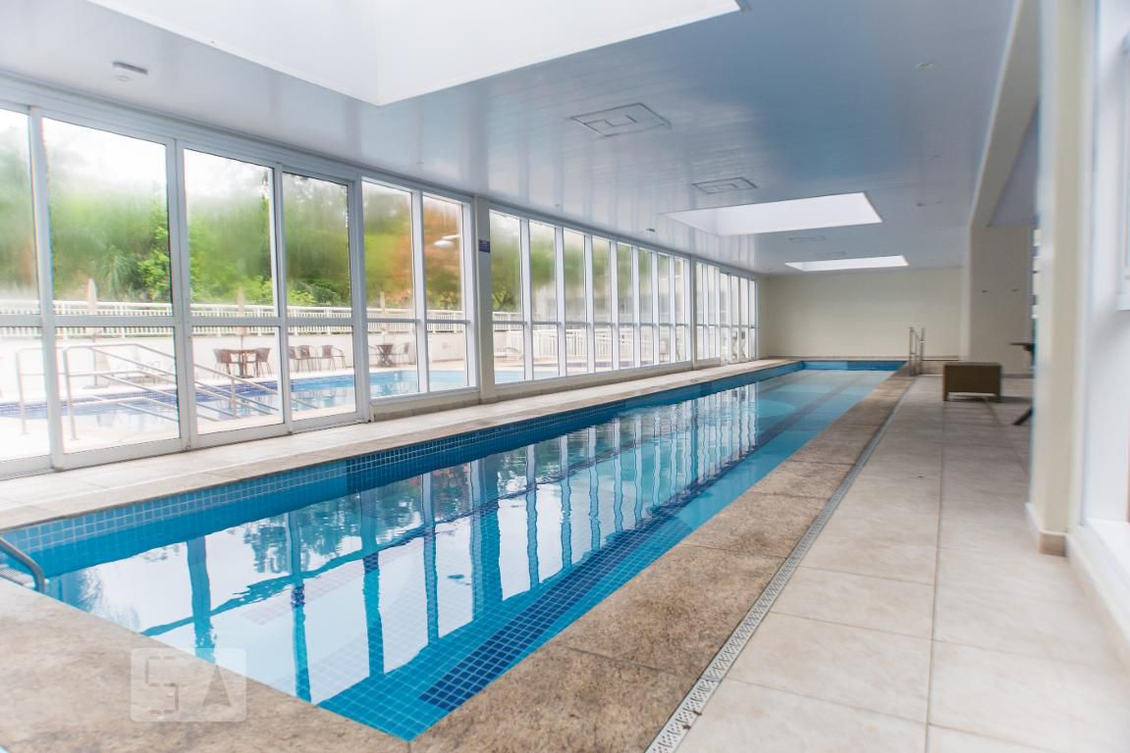 Piscina Aquecida - Via Jardins dos Ipês