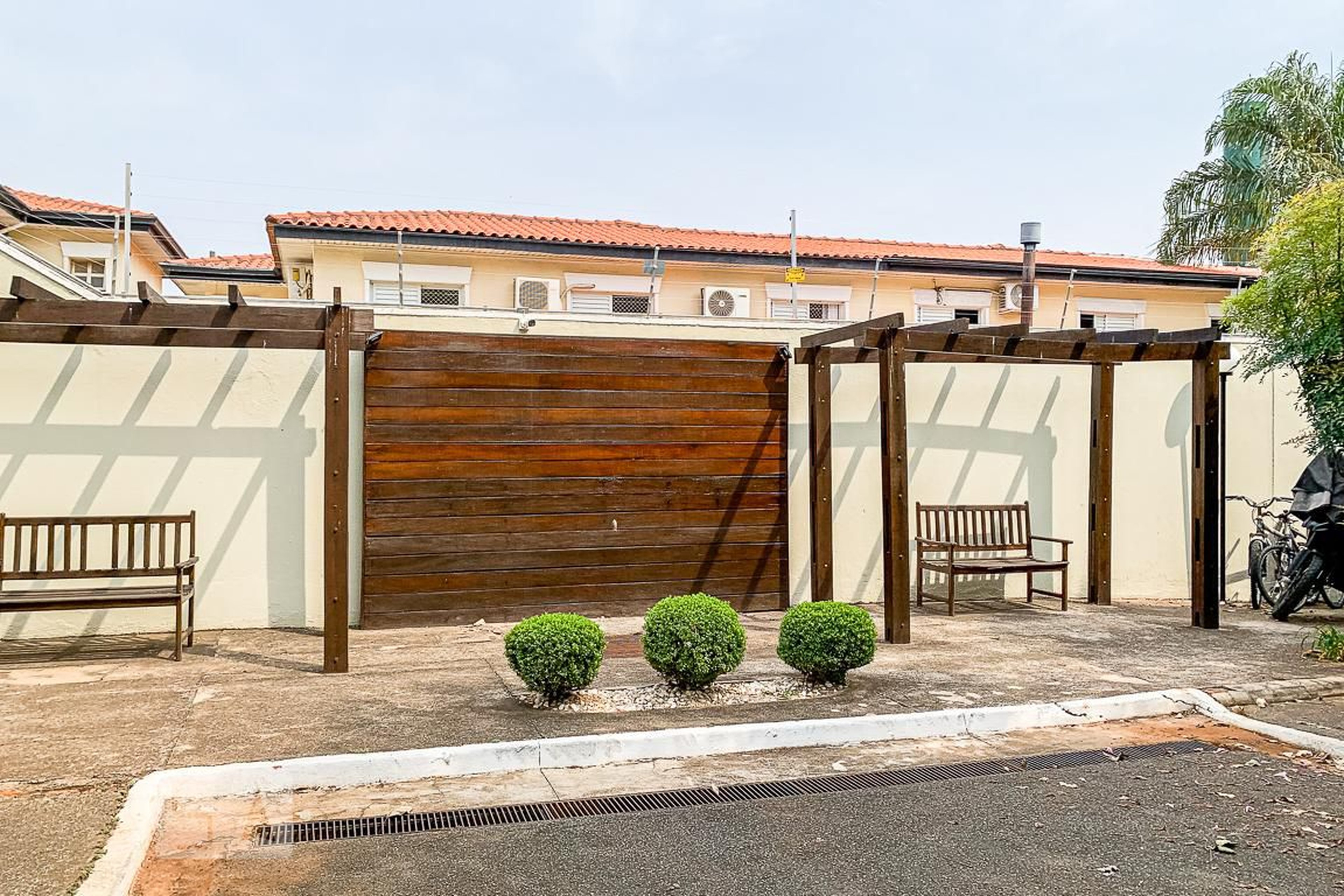 Condomínio - Residencial Sunset Village