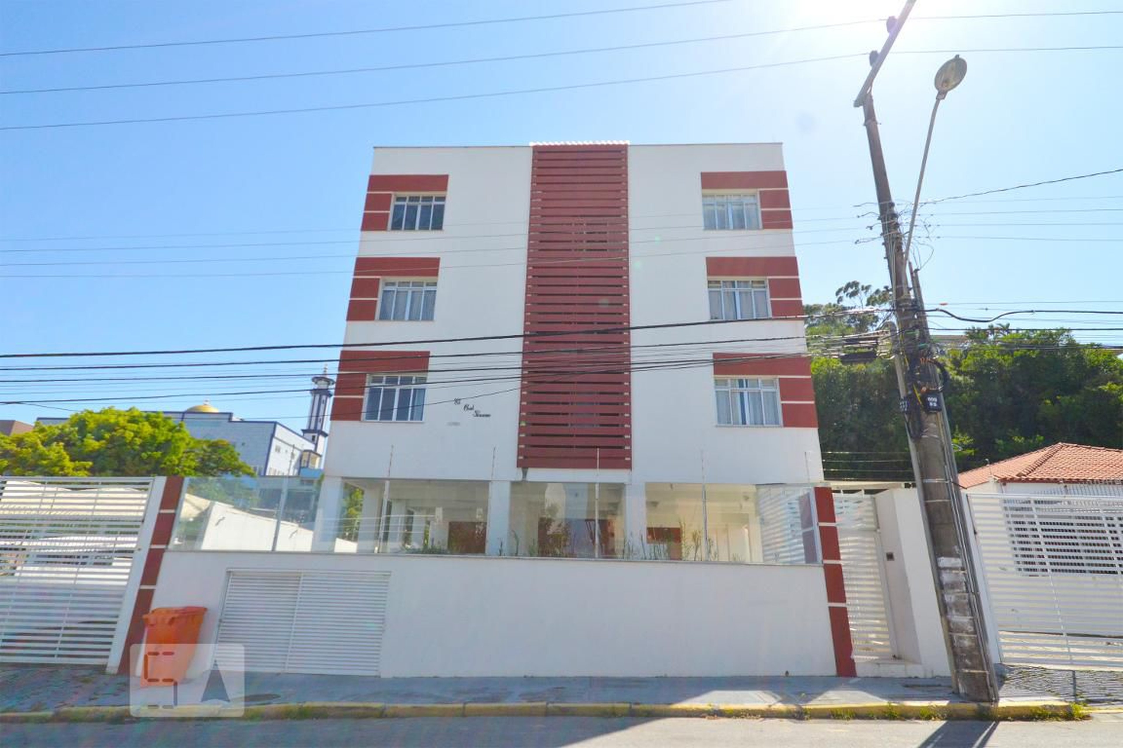 Fachada do condomínio Condomínio Gerânio