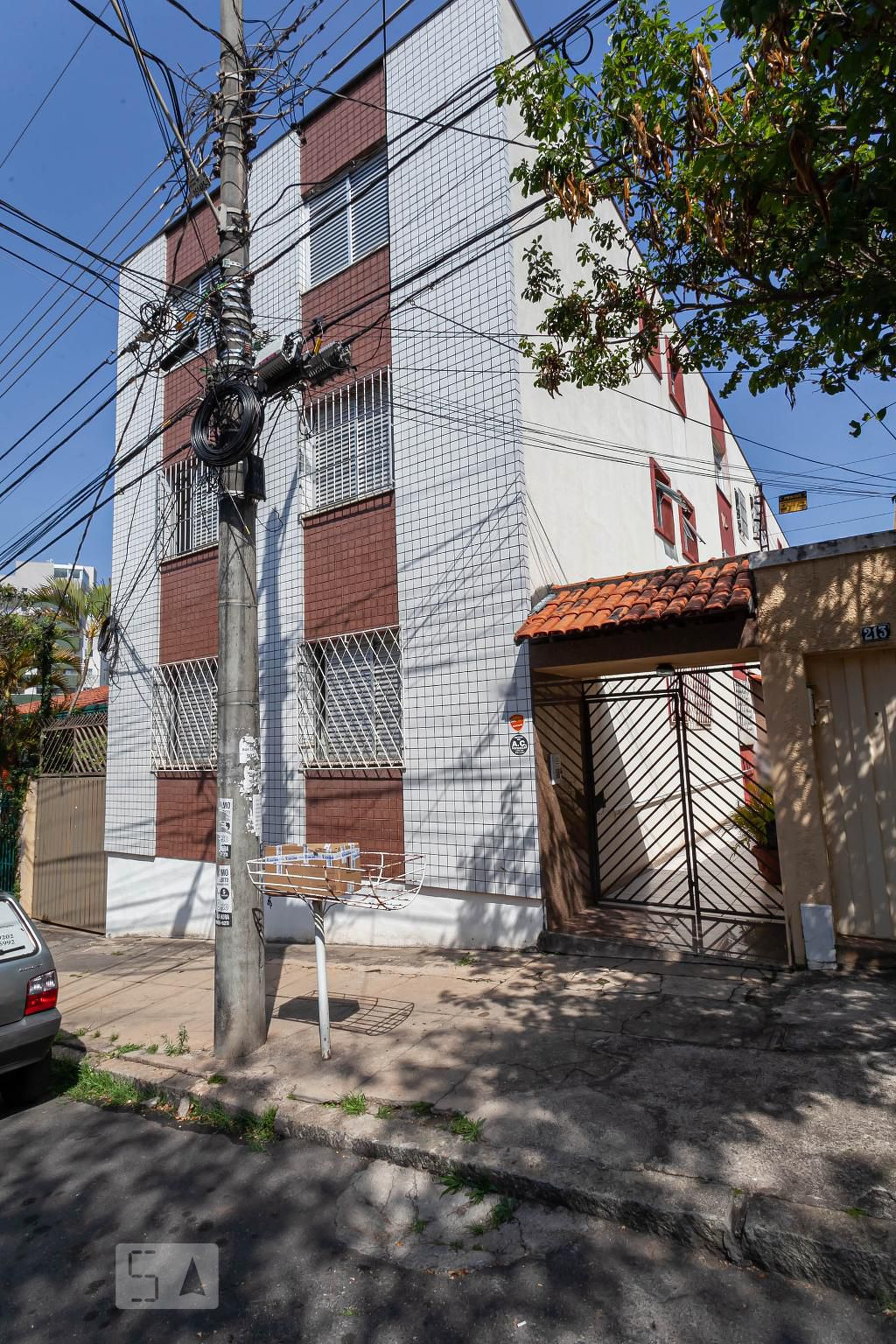 Fachada do prédio Condomínio em Rua General Carneiro, 203