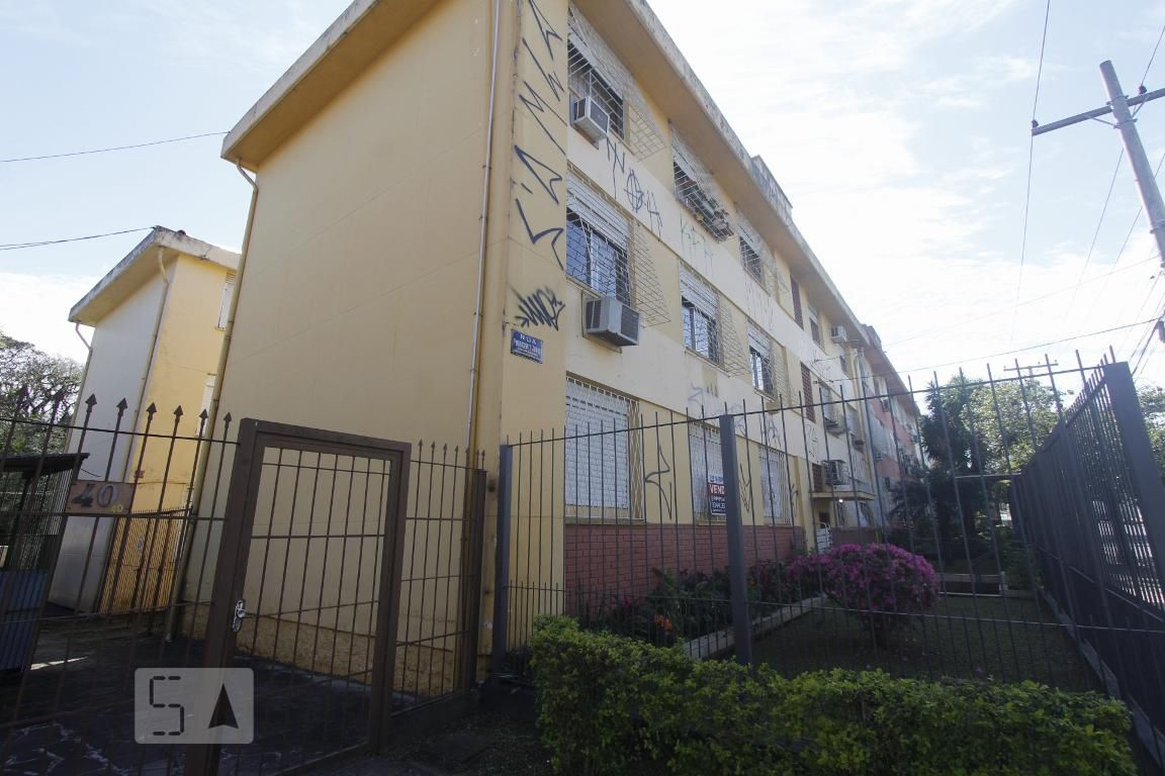 FACHADA Condomínio em Rua Presidente Juarez, 40