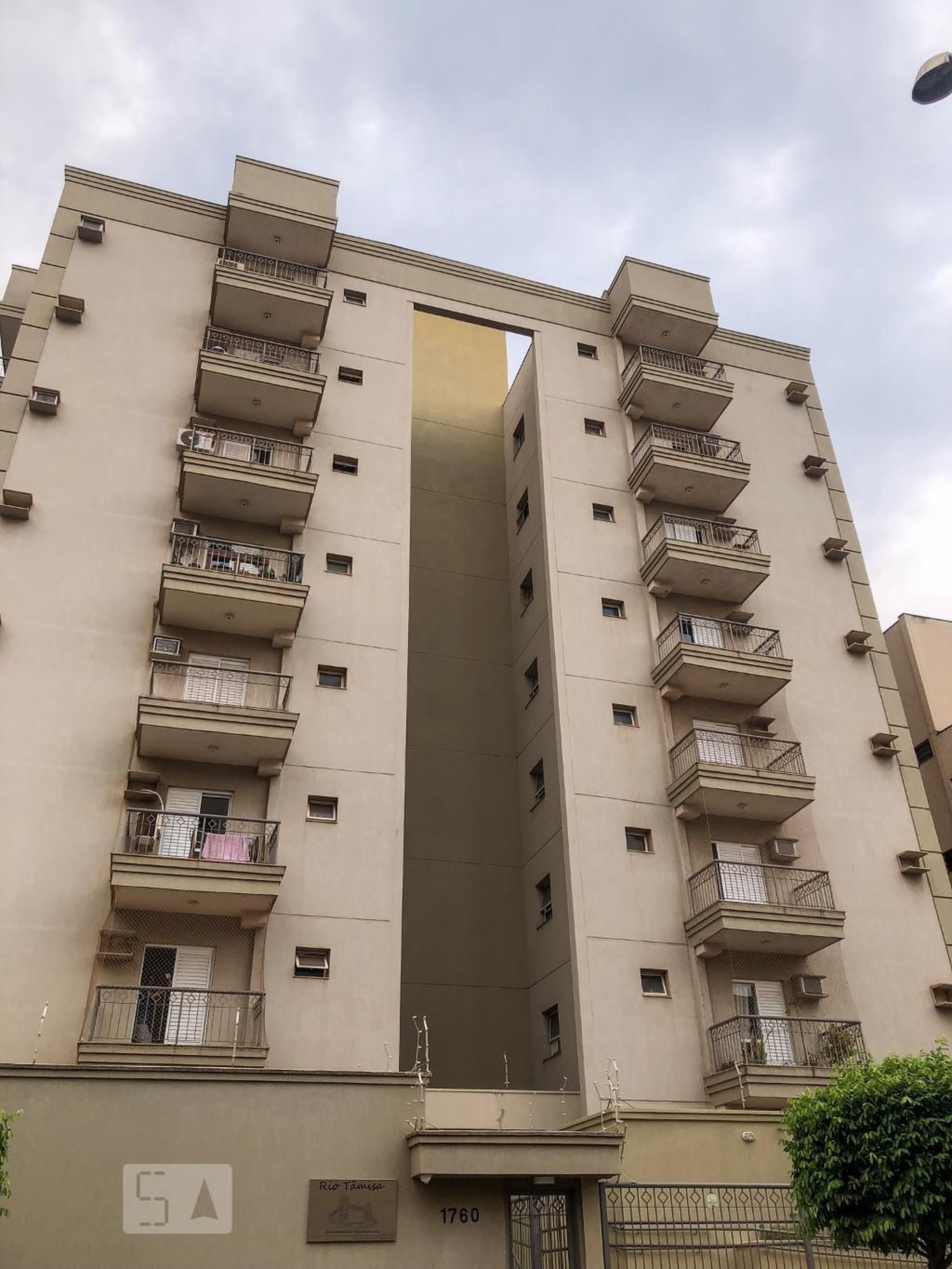 Fachada Condomínio em Rua Doutor Hortêncio Mendonça Ribeiro, 1760
