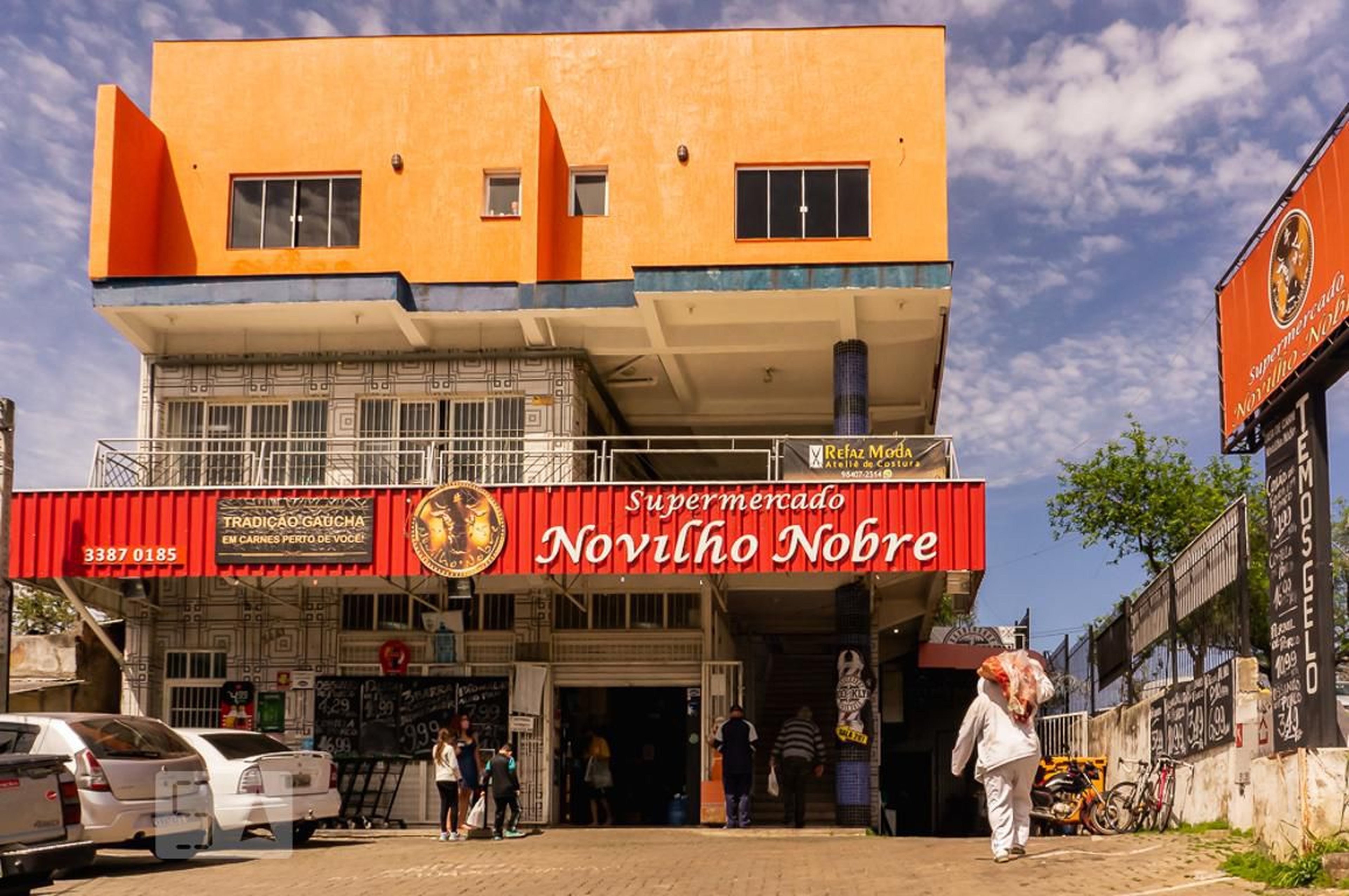 Fachada Condomínio em Avenida Bernardino Silveira Amorim, 3651