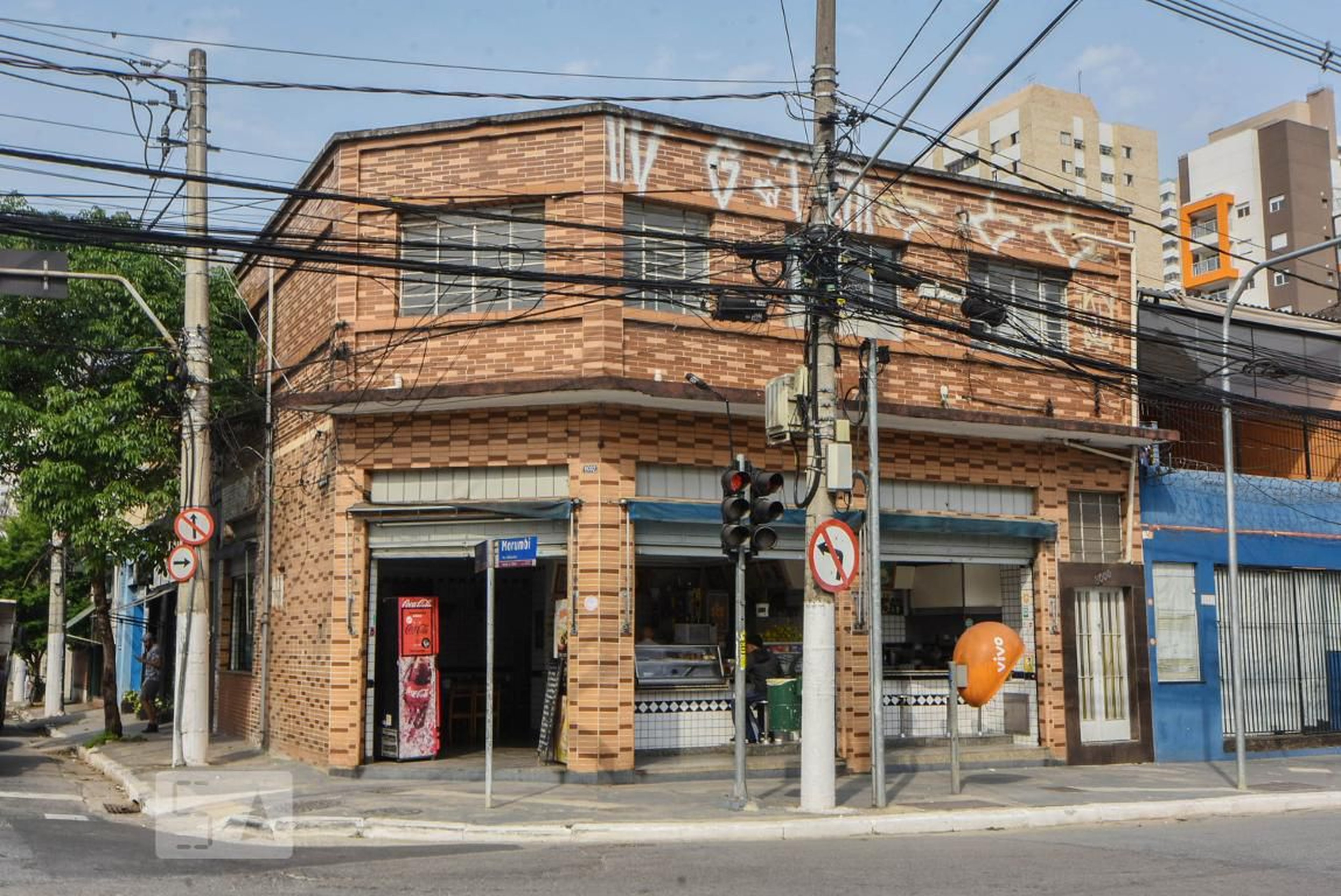 Fachada do Prédio Condomínio em Avenida Morumbi, 8000