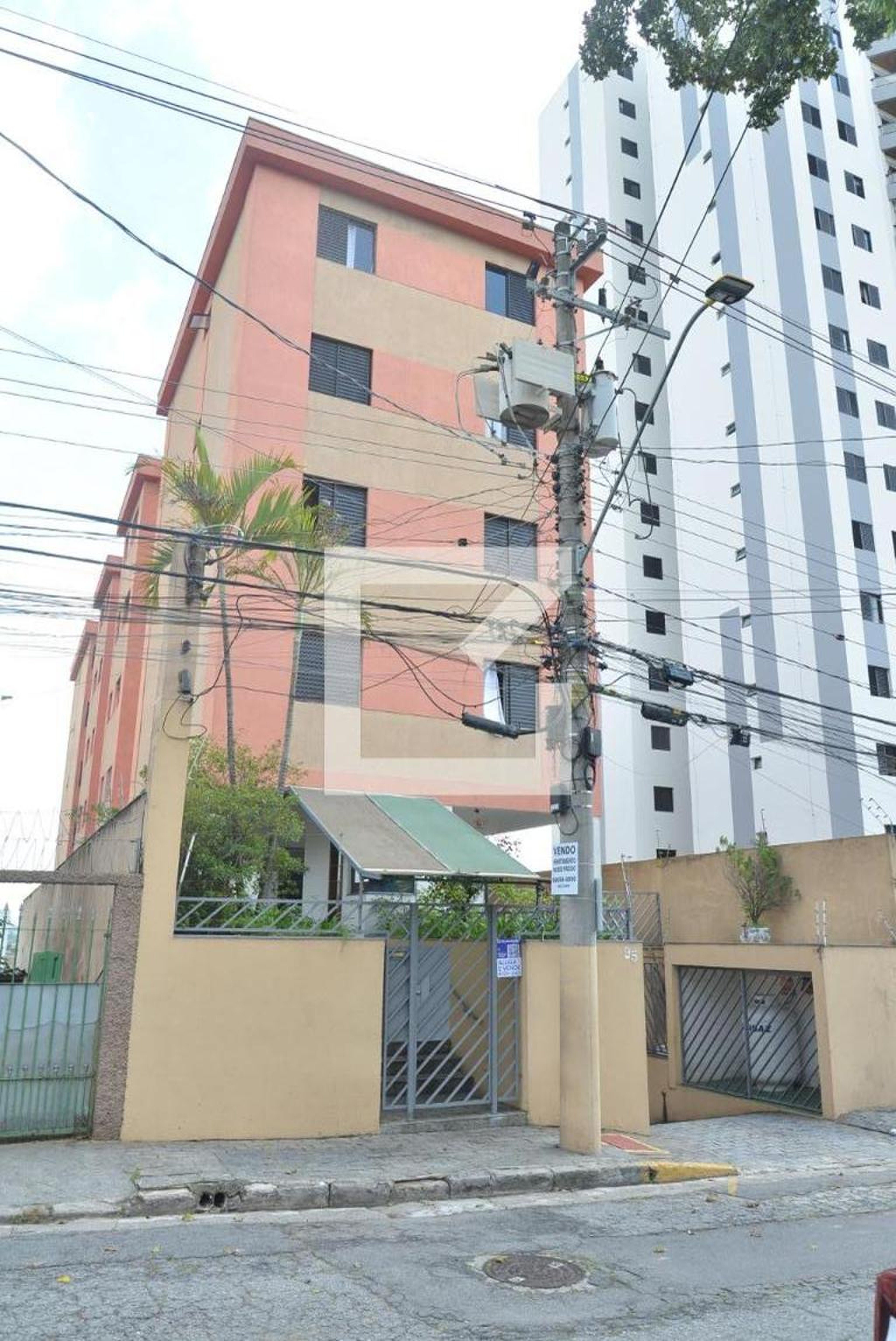 Fachada do Prédio Condomínio em Rua Pedro Taques, 95