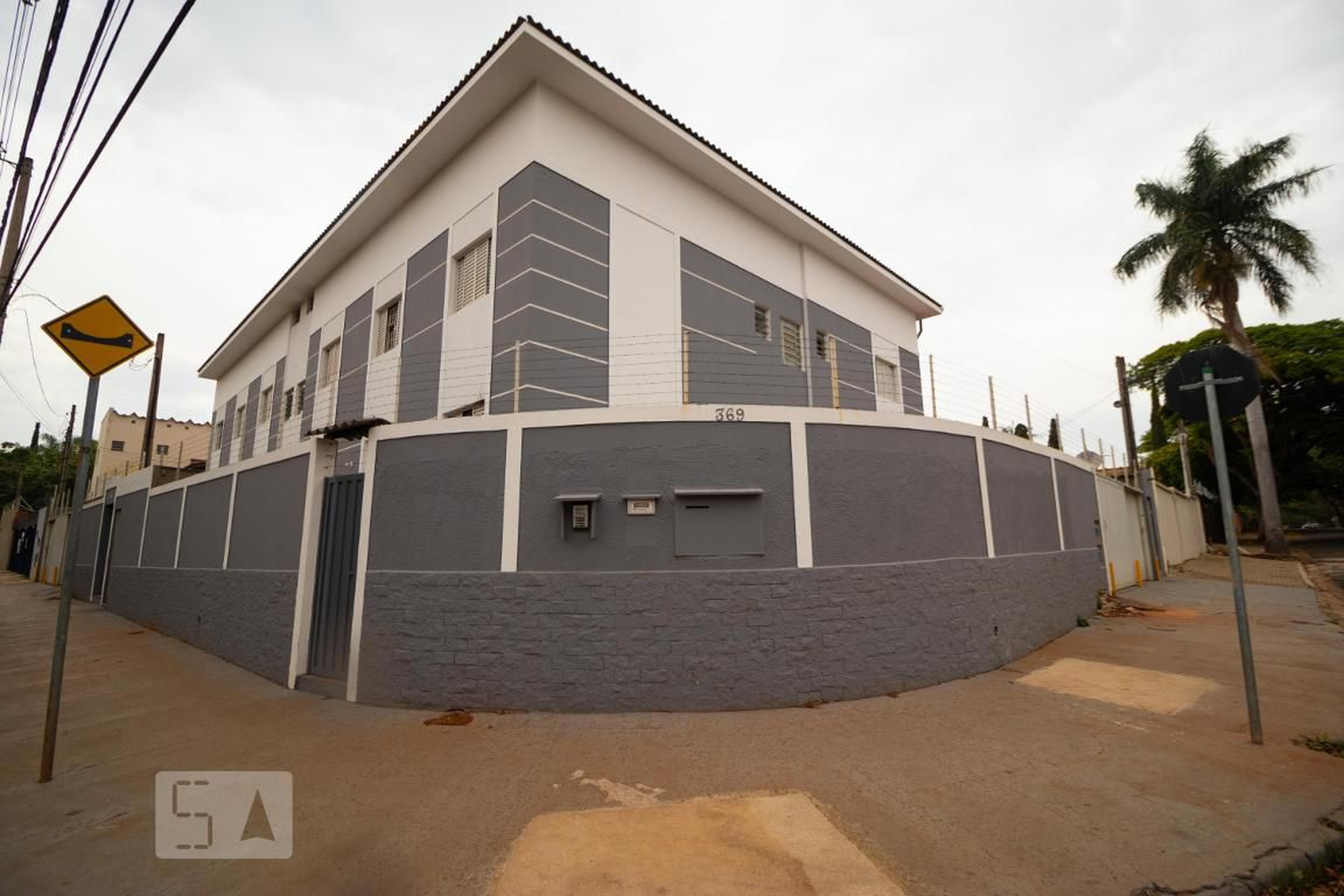 Fachada Condomínio em Avenida Professor Atílio Martini, 369