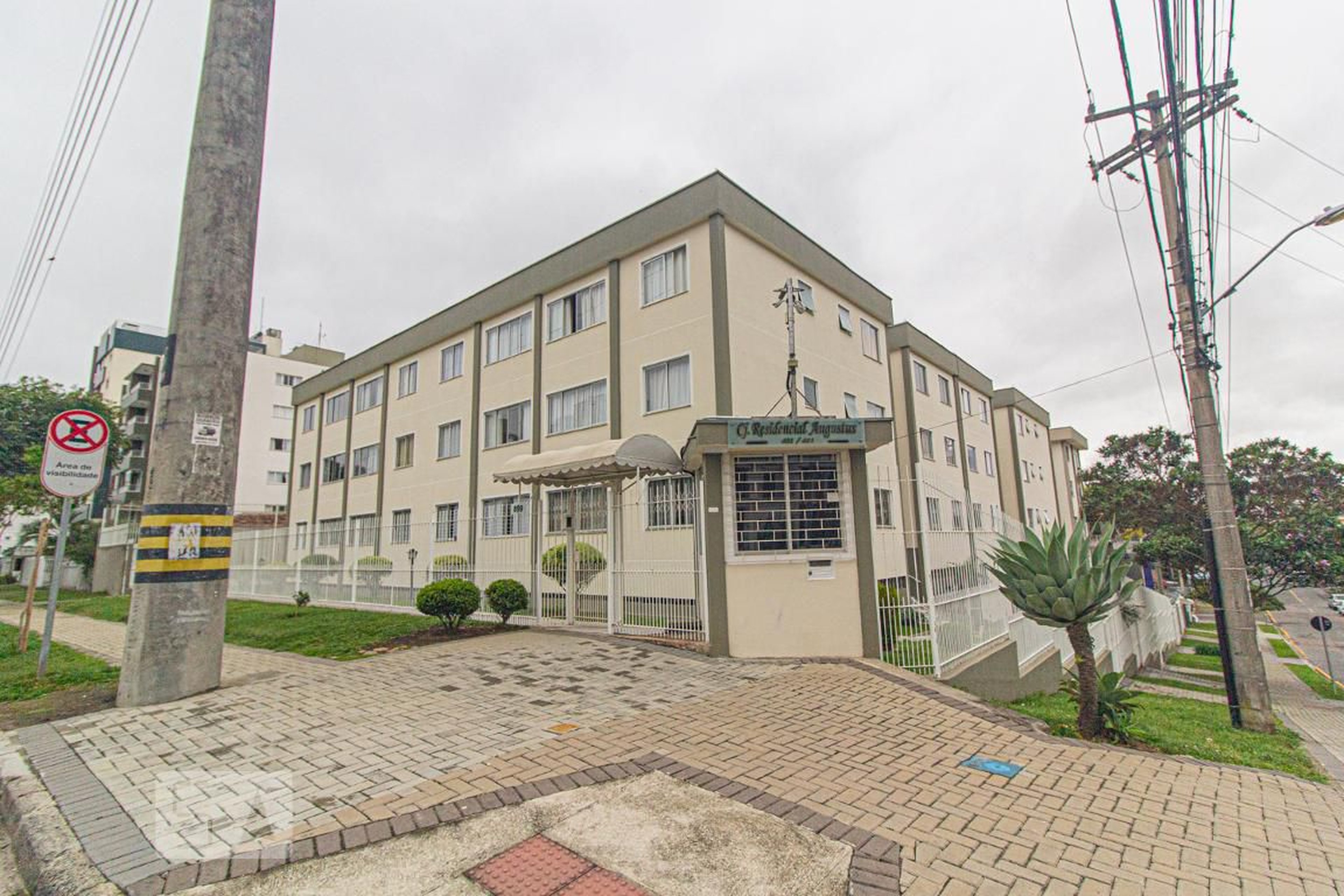 Fachada do Condomínio Condomínio em Rua Mato Grosso, 411