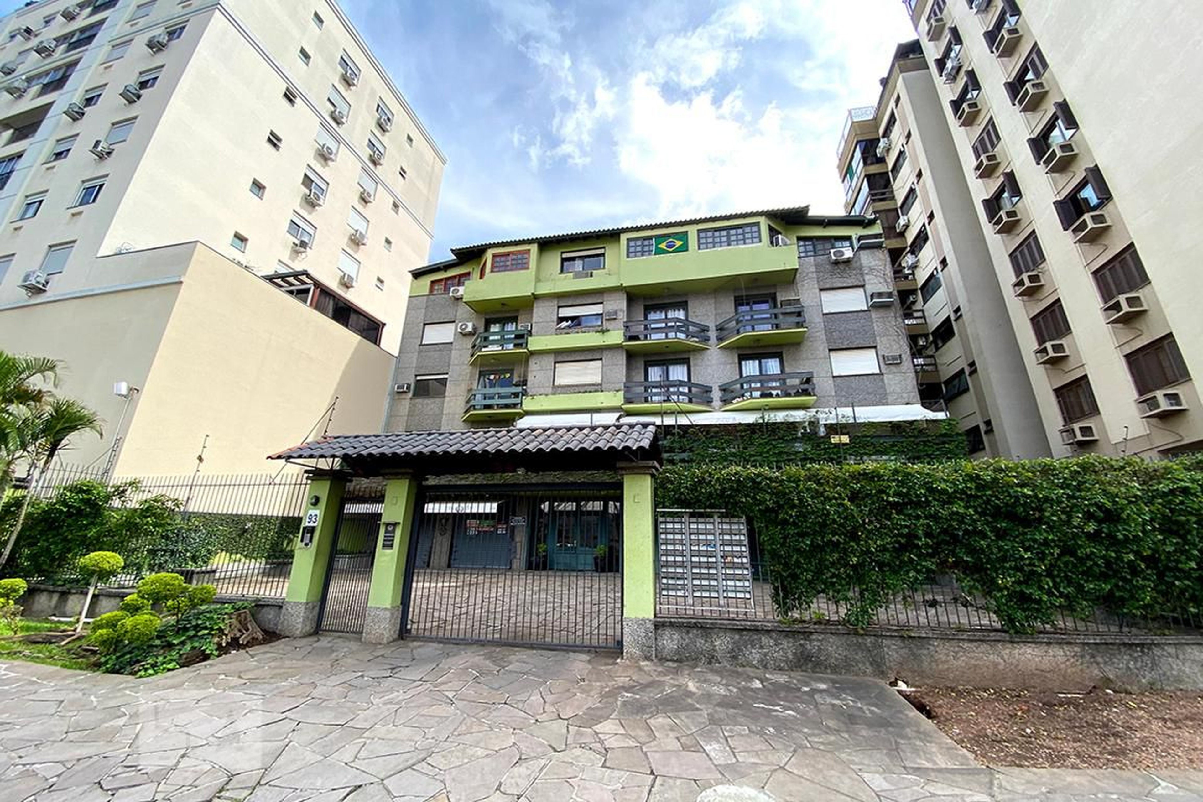 Fachada do Condomínio Edifício Cecy