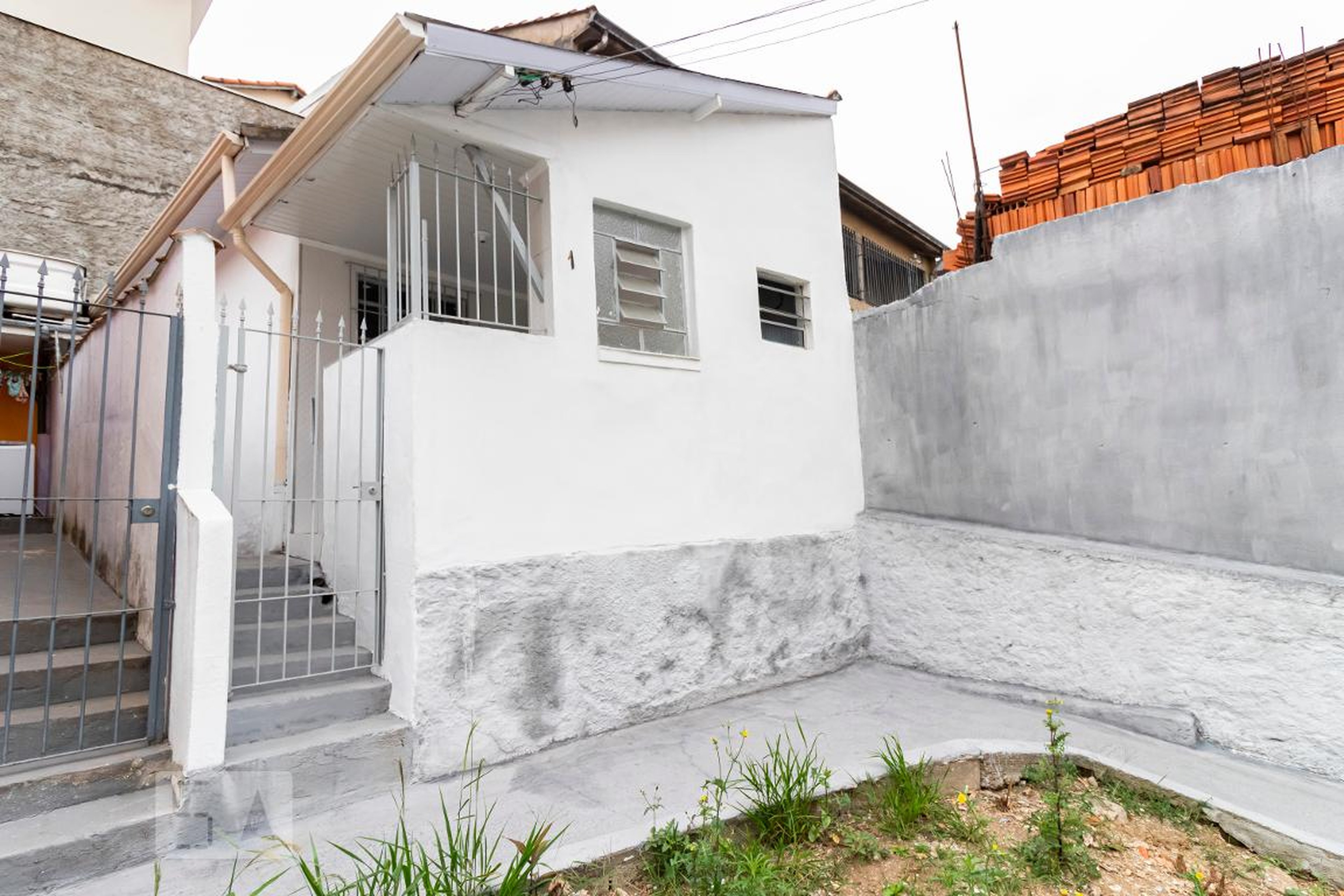 Fachada Condomínio em Rua Dom Sebastião Tomás, 157