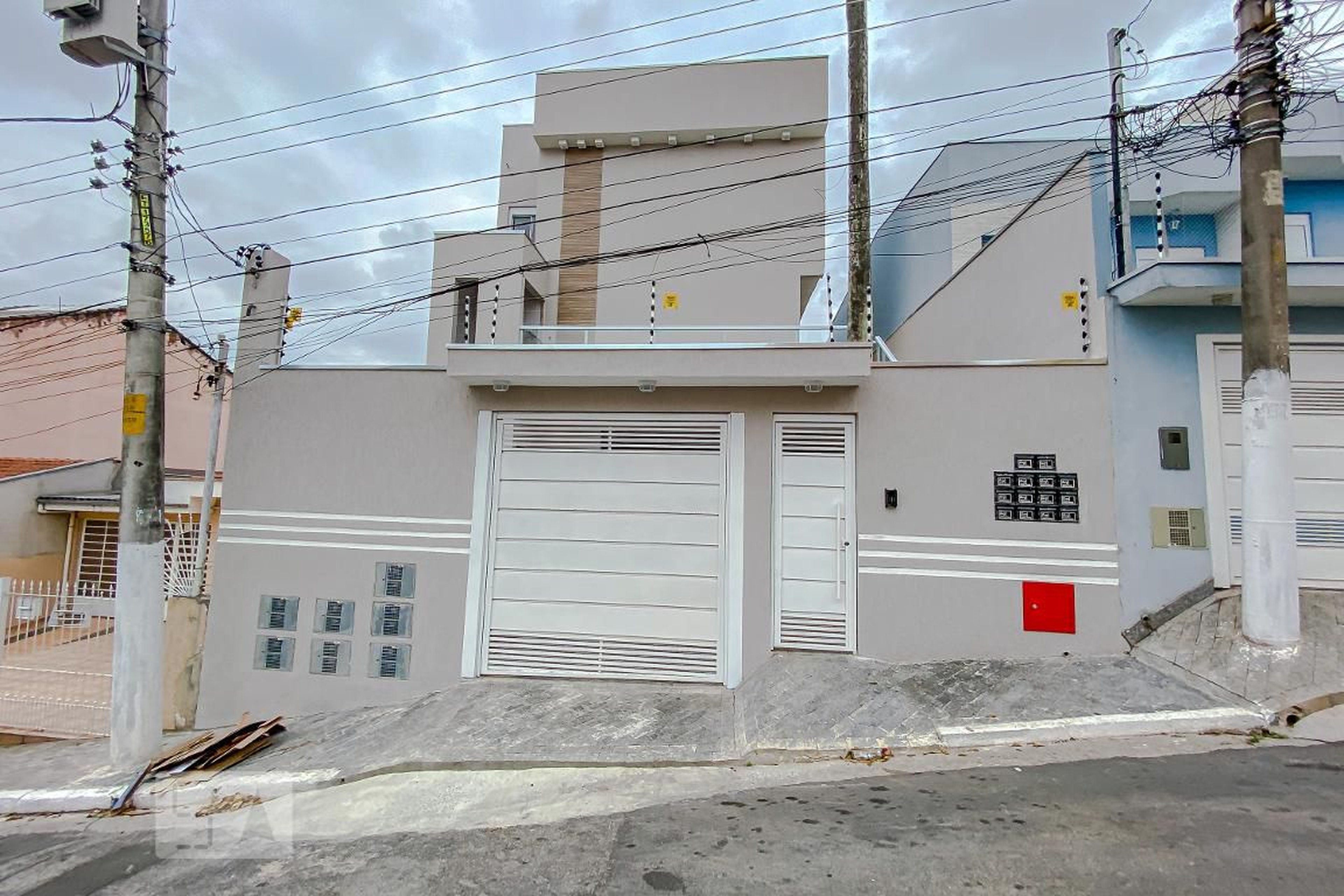 Fachada Condomínio em Rua Ricardo Vilela, 266