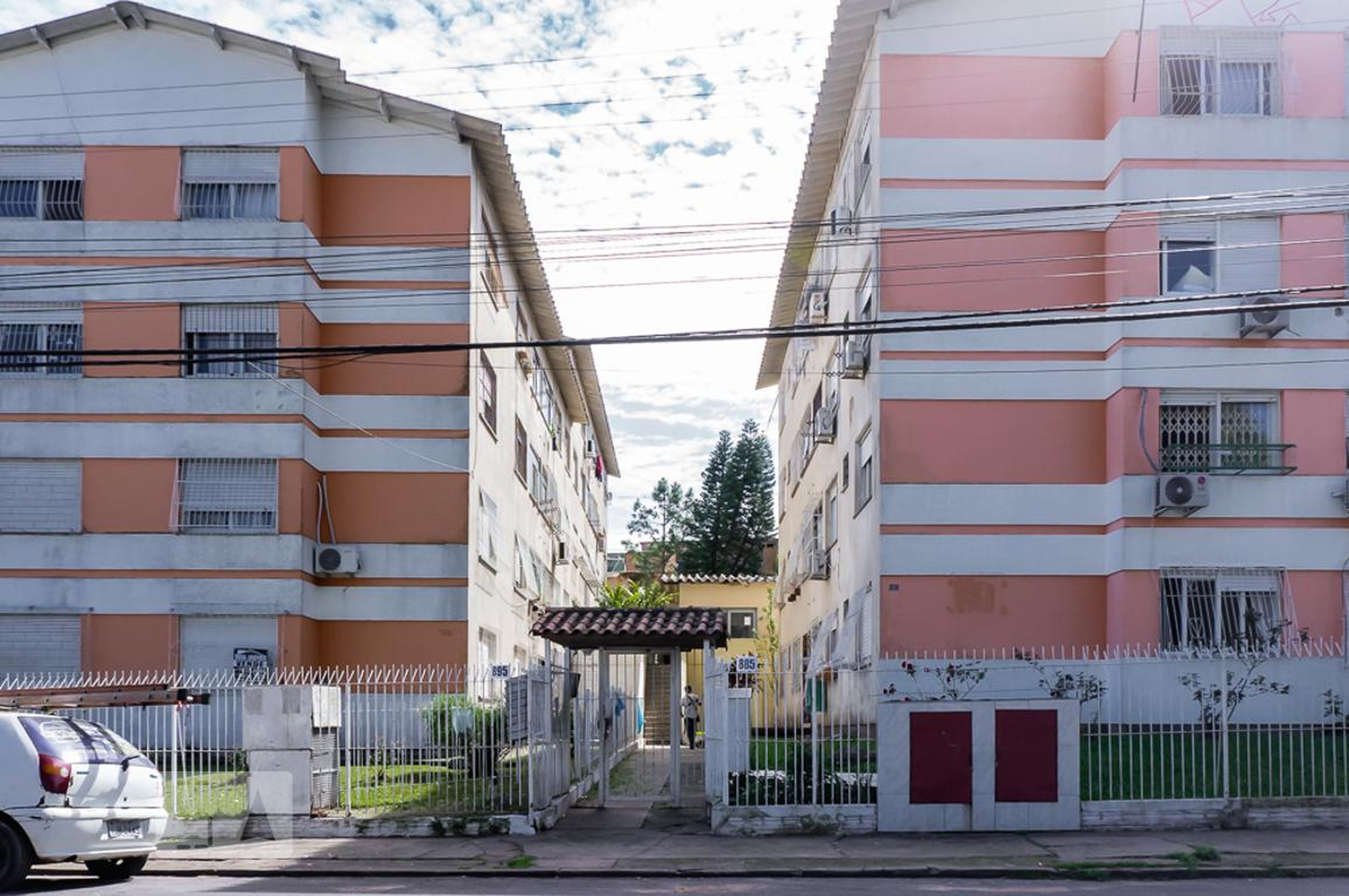 Fachada Condomínio em Rua Carlos Estevão, 885