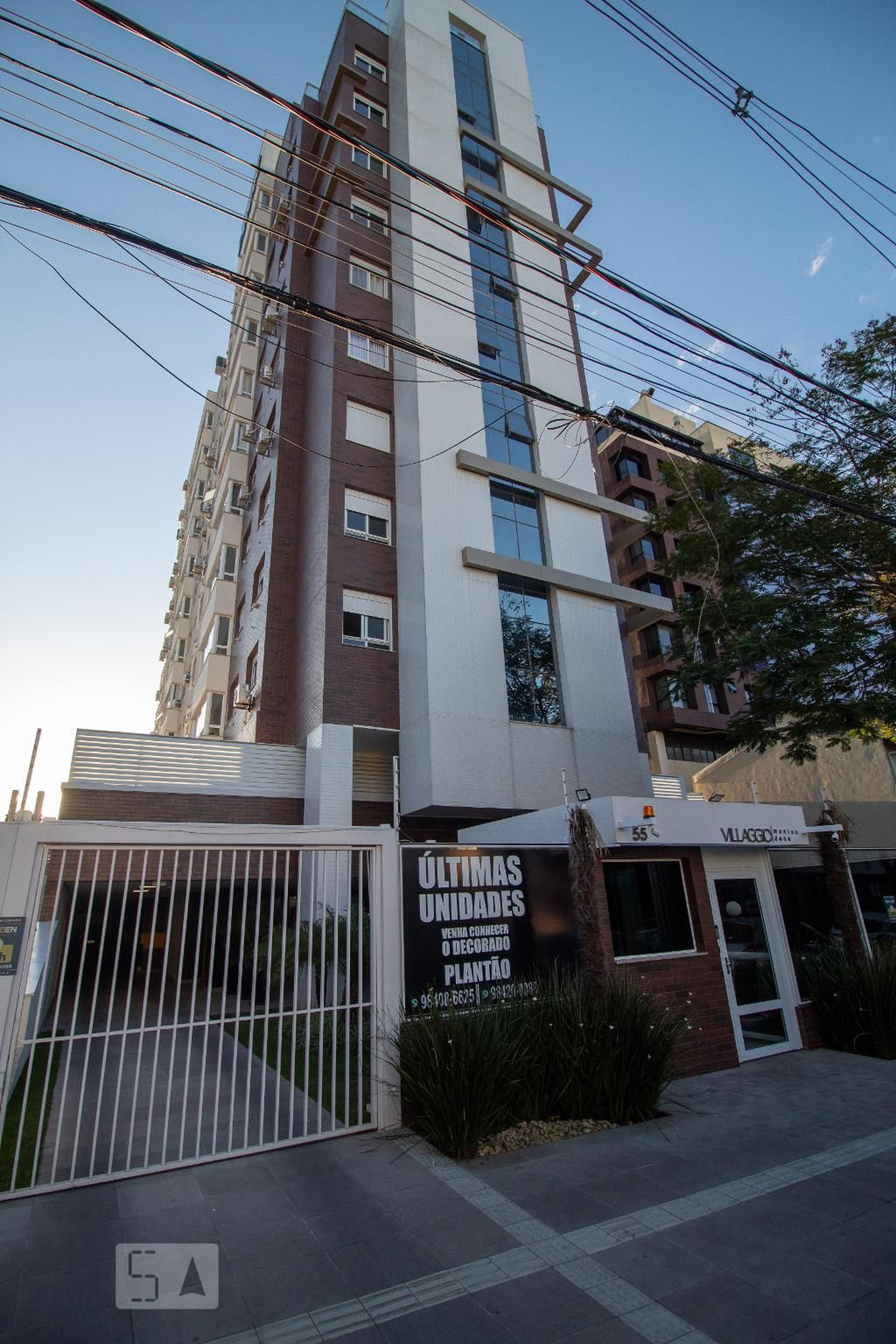 Fachada Condomínio em Rua Dona Augusta, 47