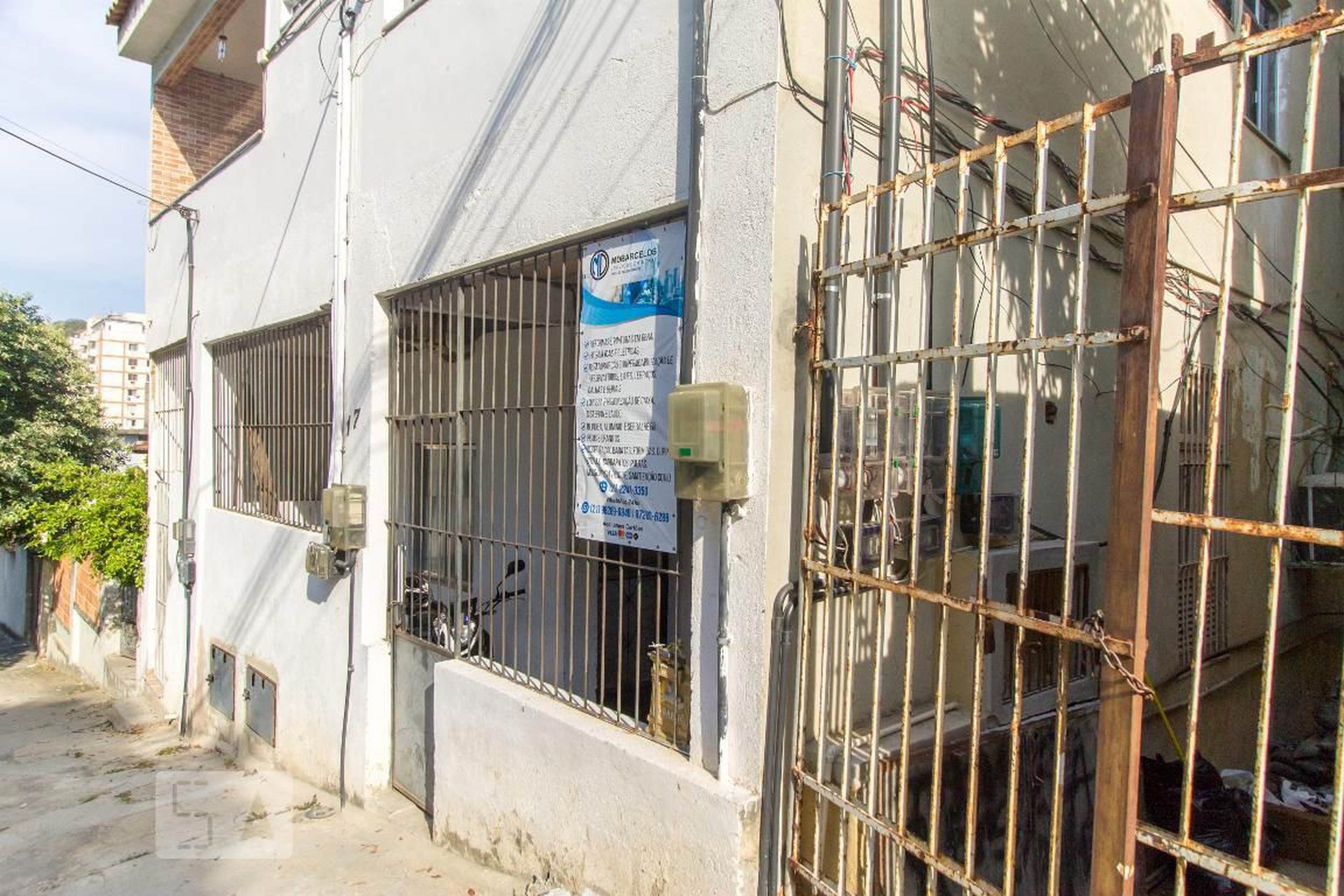 Fachada Condomínio em Rua Valentim da Fonseca, 17