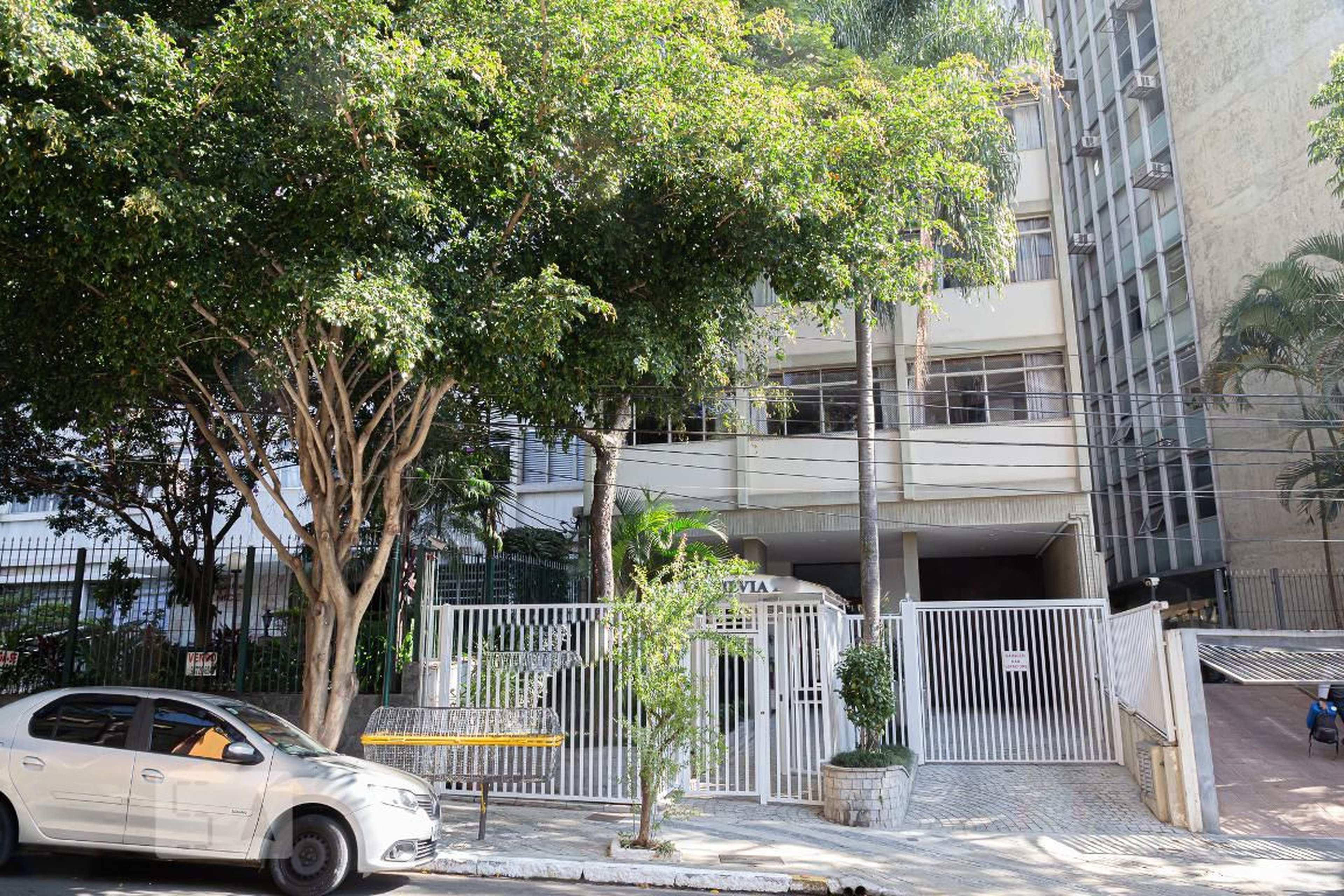 Fachada do Prédio Condomínio Silvia