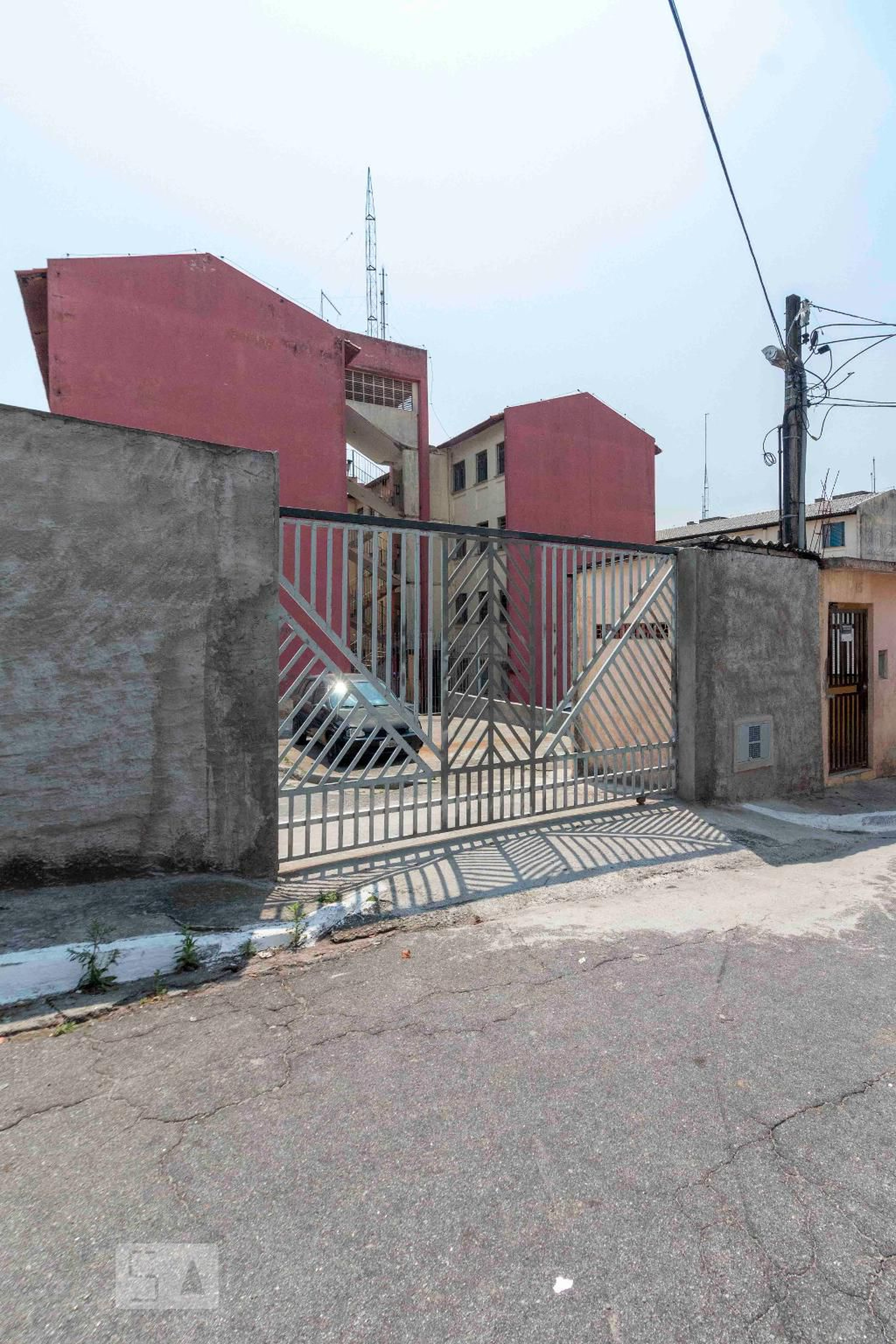 Fachada Condomínio em Rua Projetada, 15