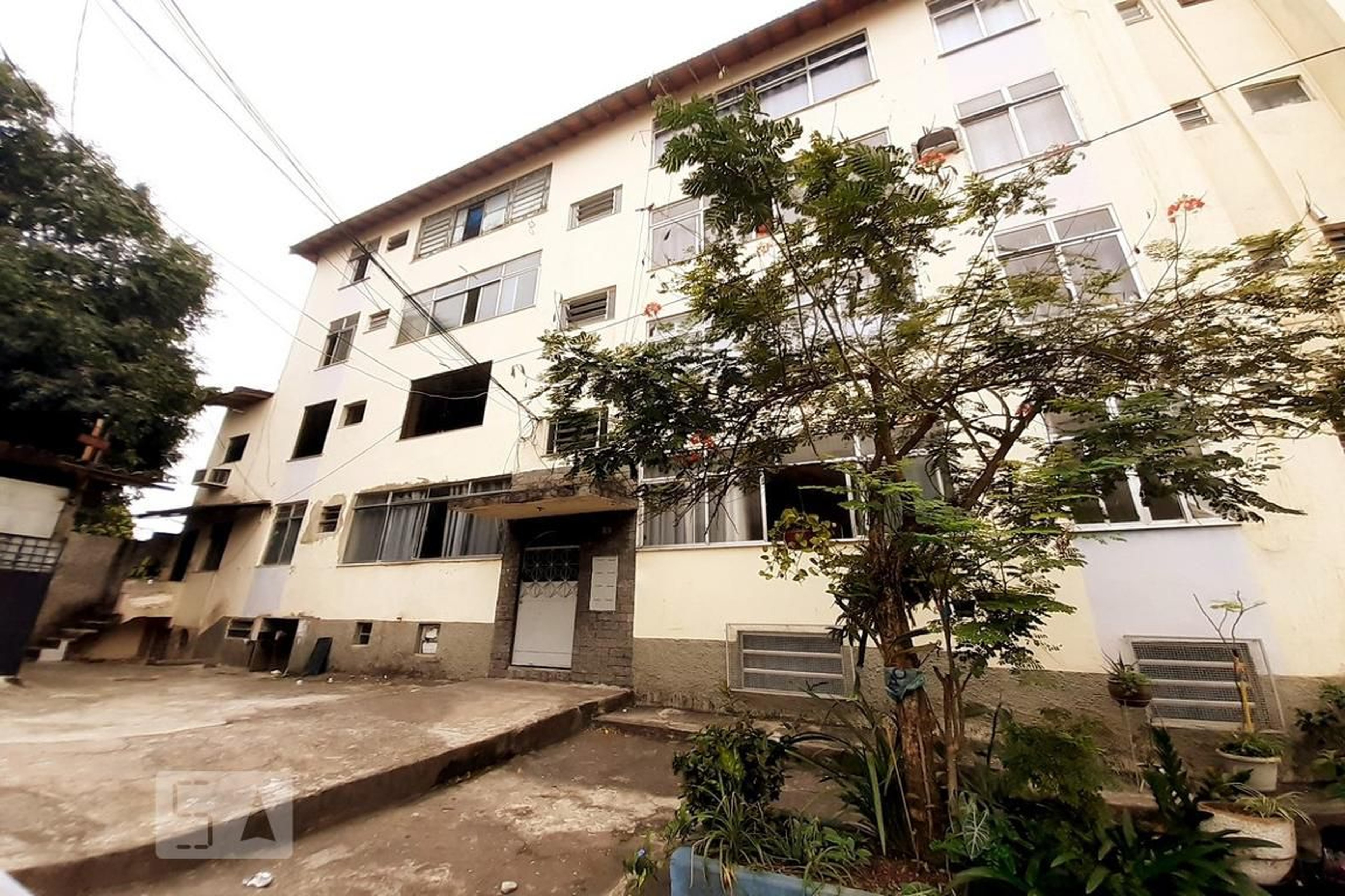 Fachada Condomínio em Rua Álvares Carneiro, 60