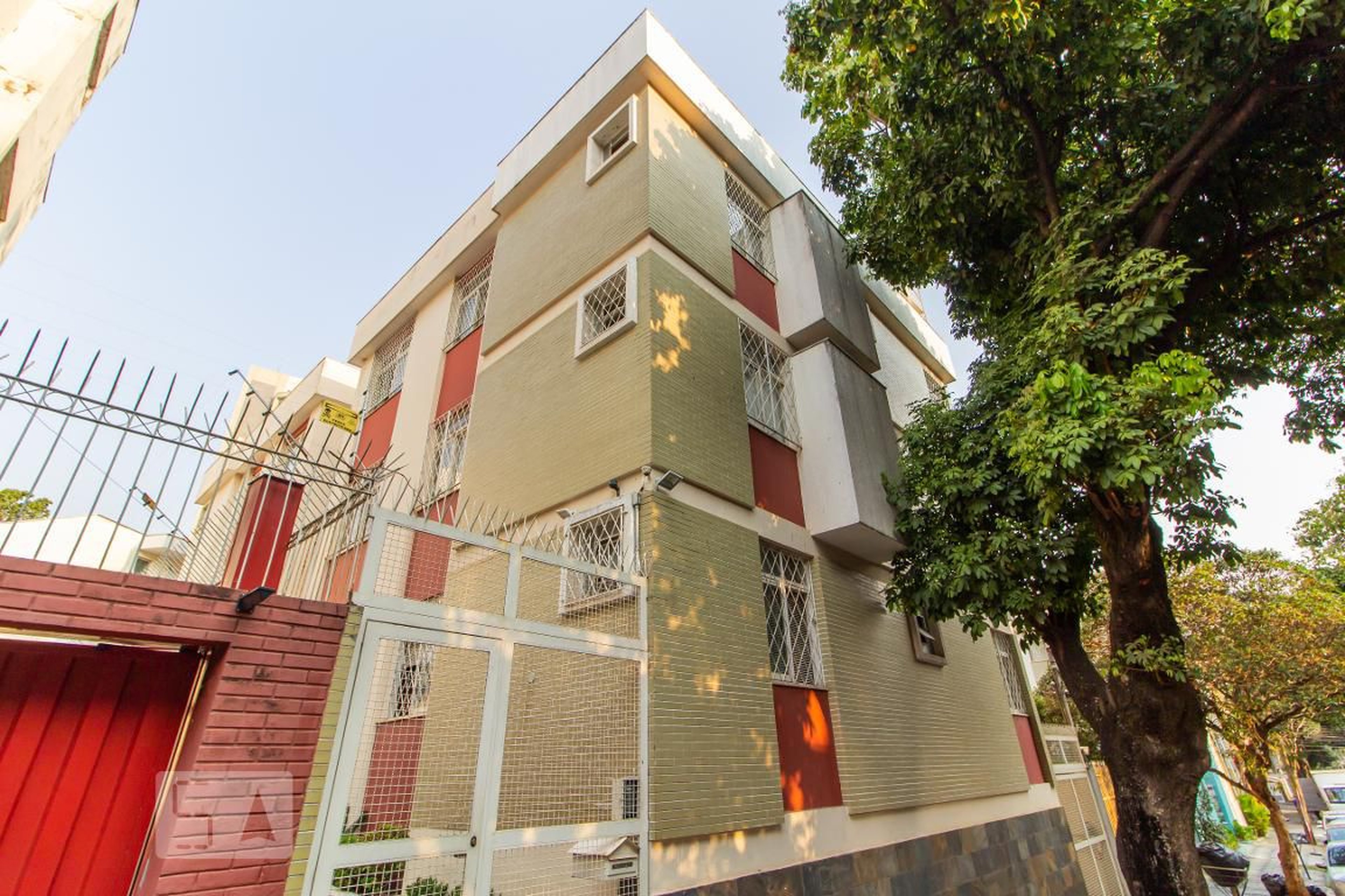 Fachada Condomínio em Rua Chile, 71