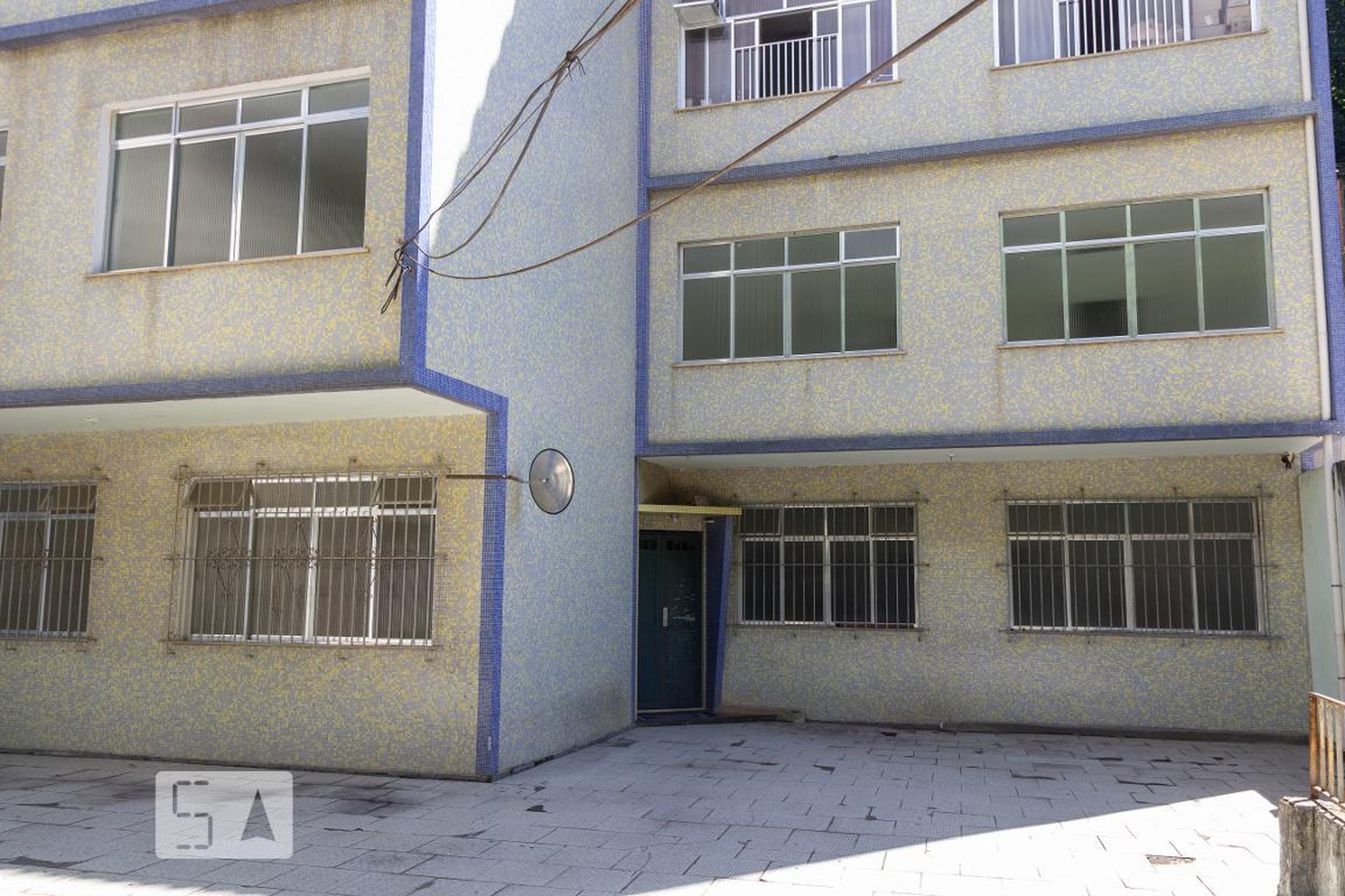 Fachada Condomínio em Rua São Miguel, 338