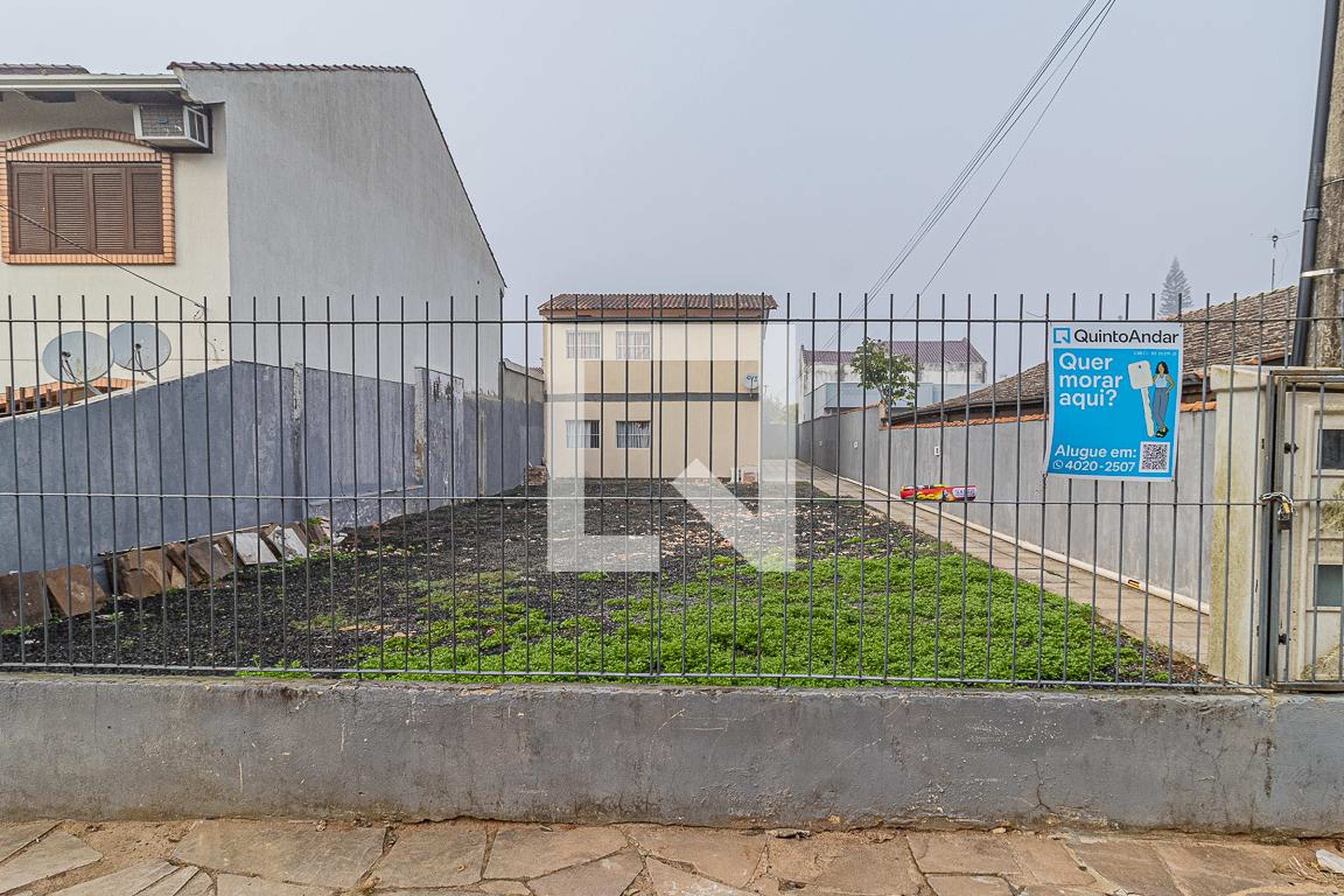 Fachada do condomínio Condomínio em Rua Sapucaia, 119