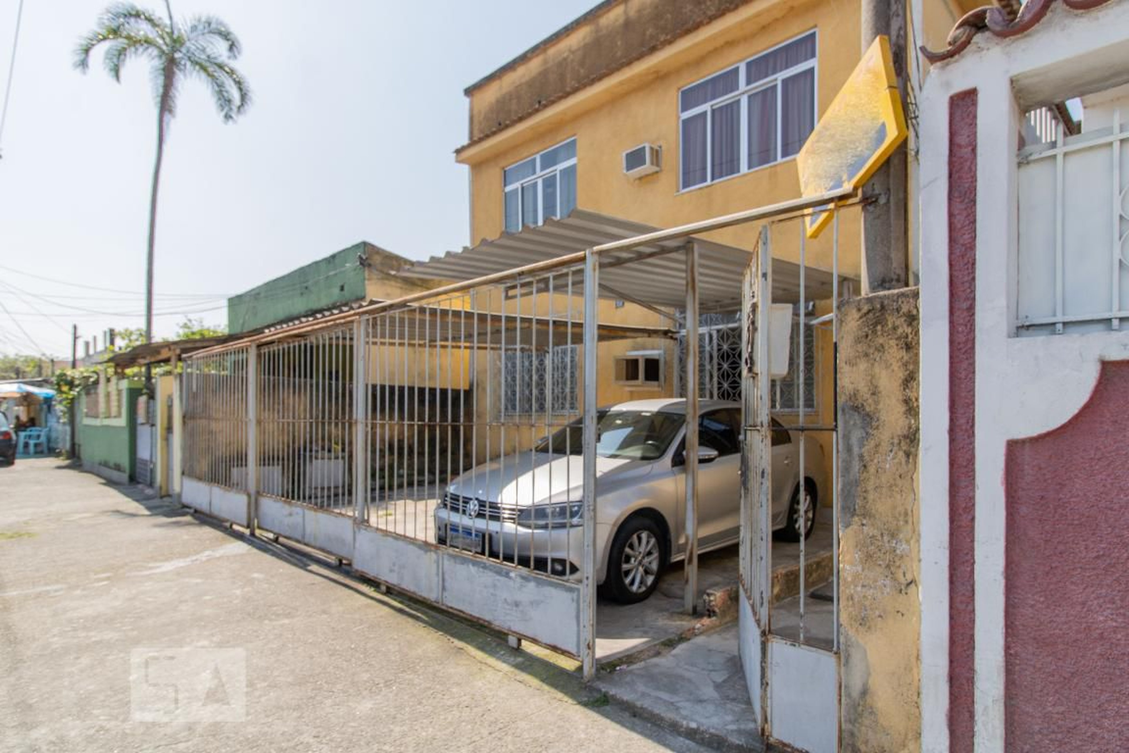 Fachada Condomínio em Rua Álamo, 131