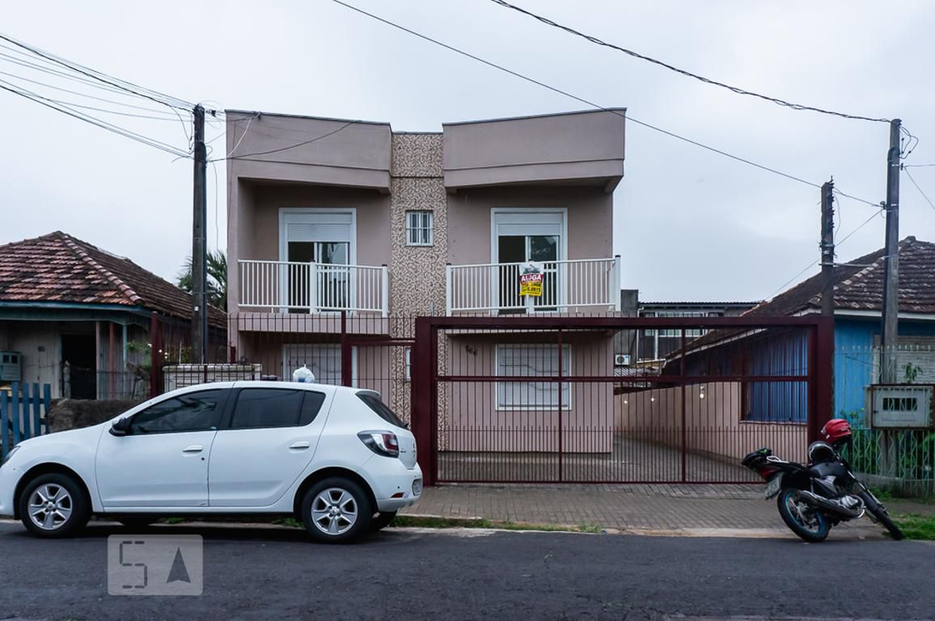 Fachada Condomínio em Rua Corrêa de Mello, 866