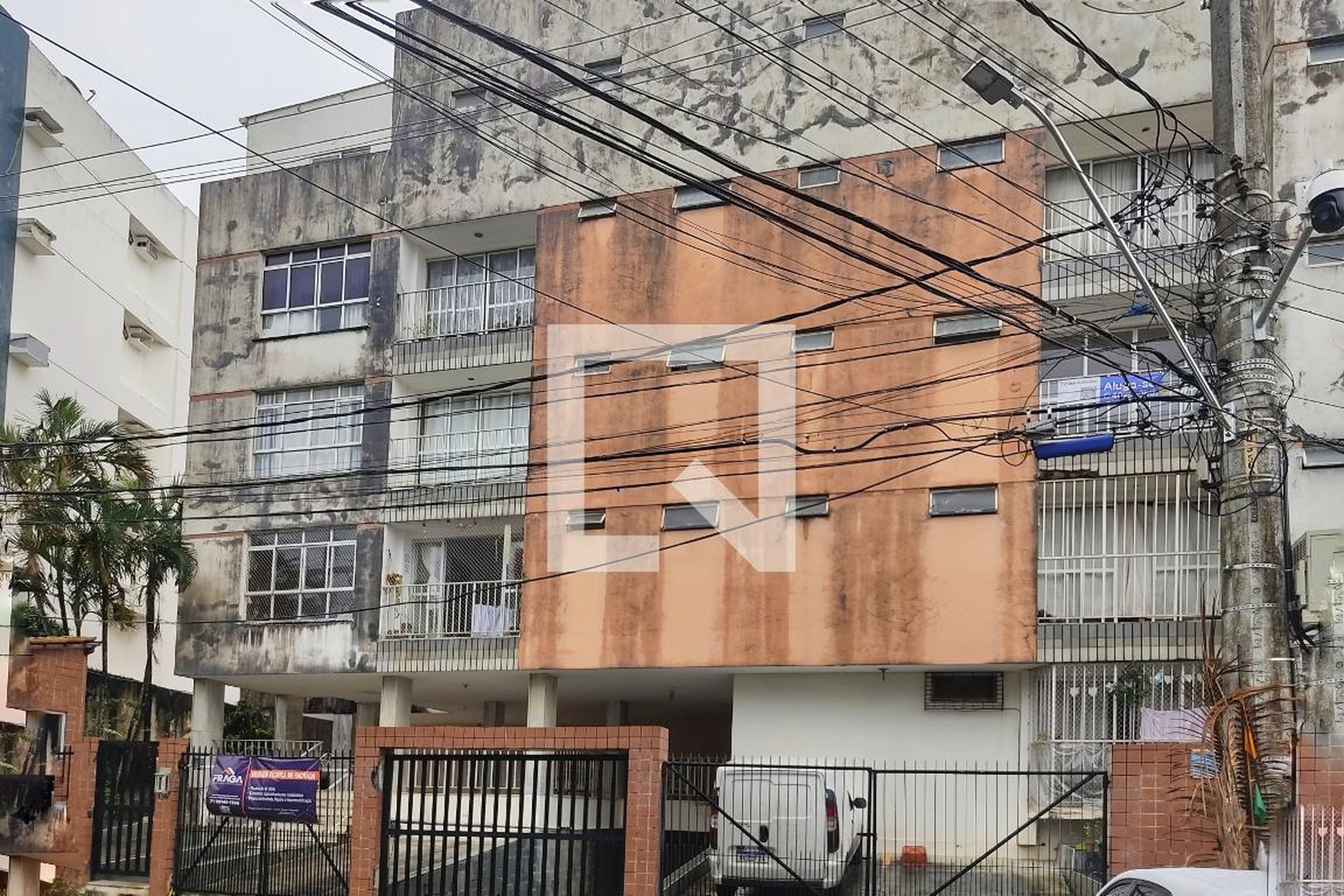 Fachada Condomínio em Rua Rodrigo Argollo, 557