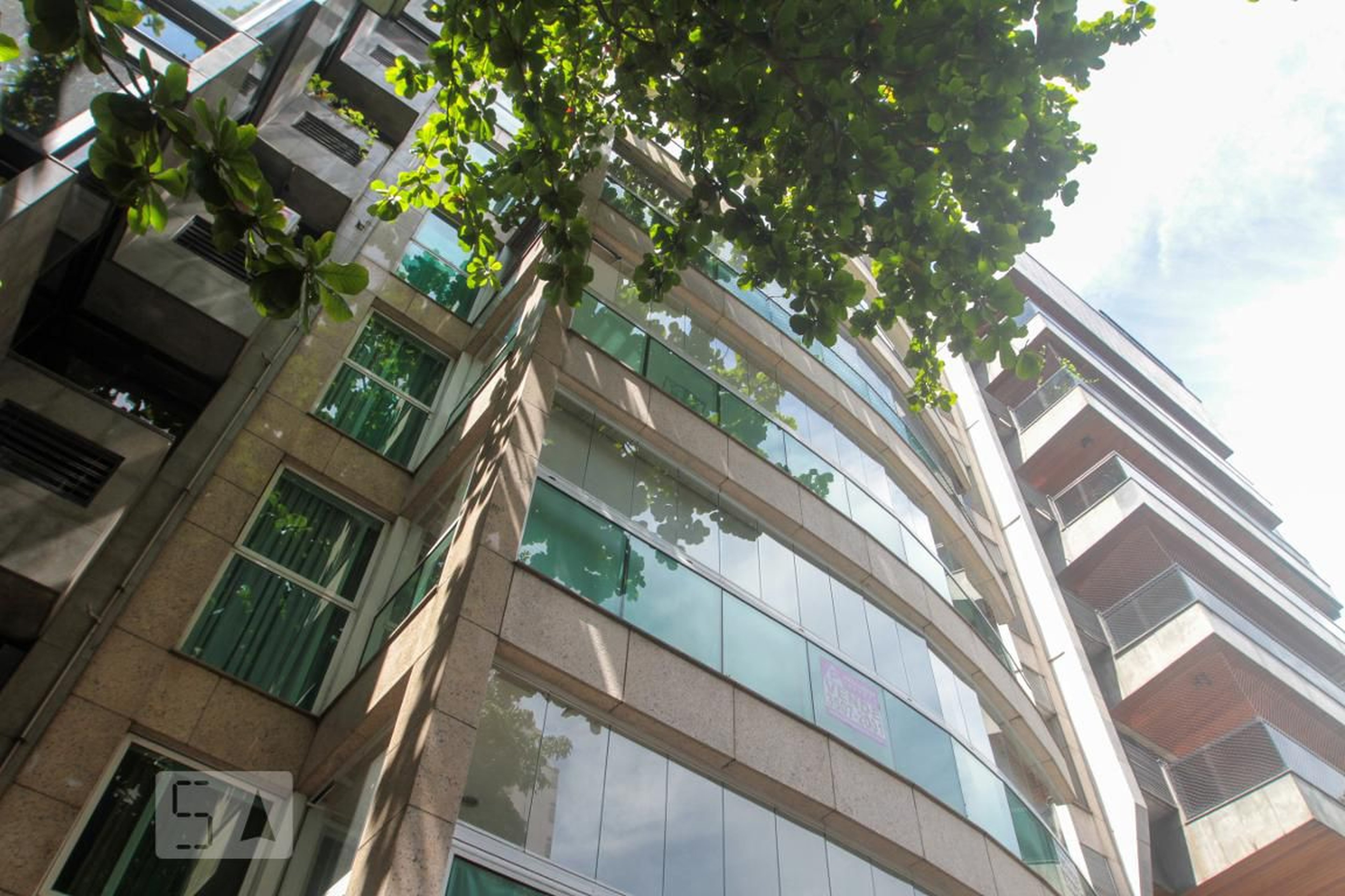 Fachada do Prédio Condomínio em Avenida General San Martin, 327