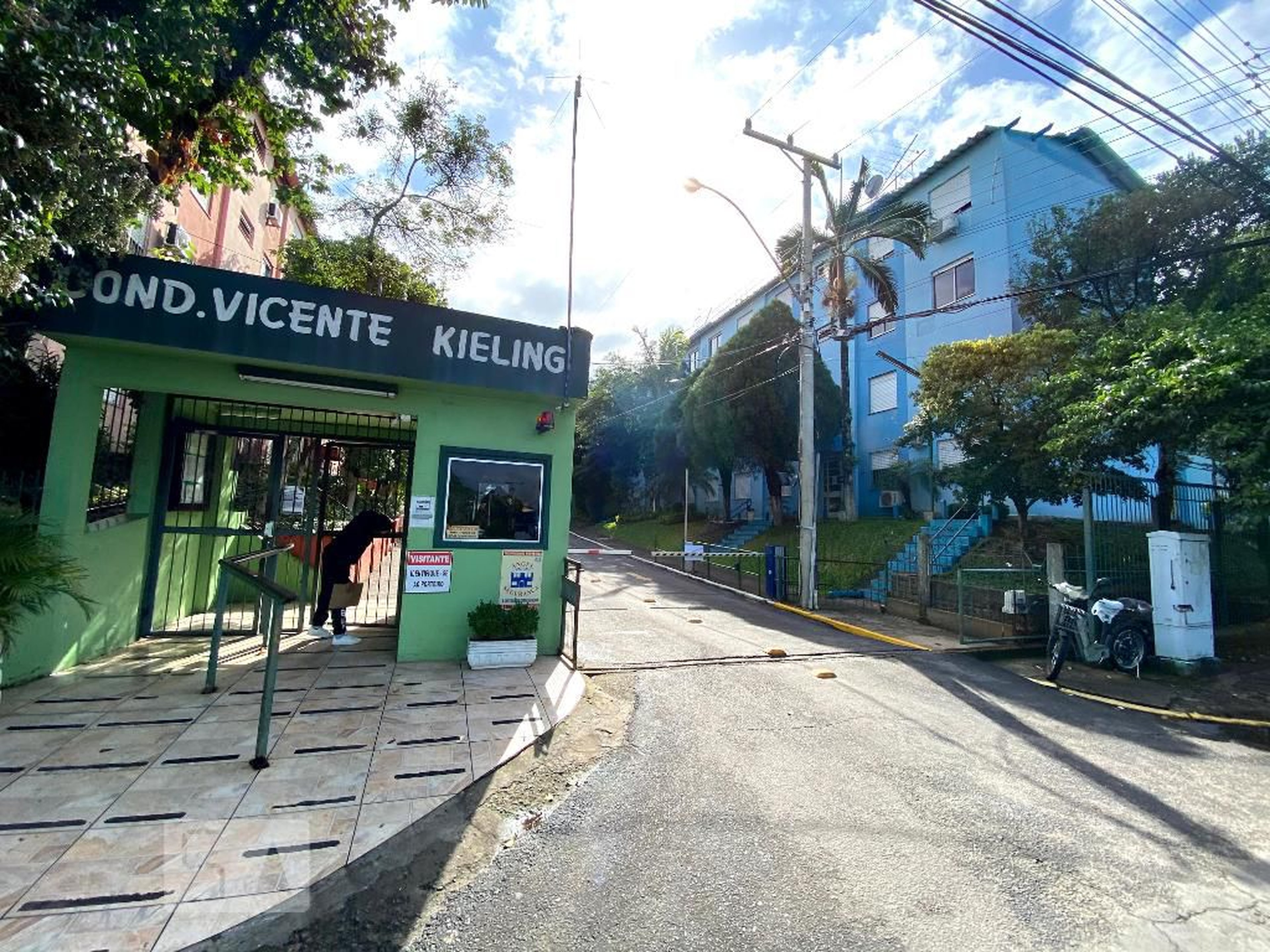 Fachada do Condomínio Condomínio em Rua Sapiranga, 1497