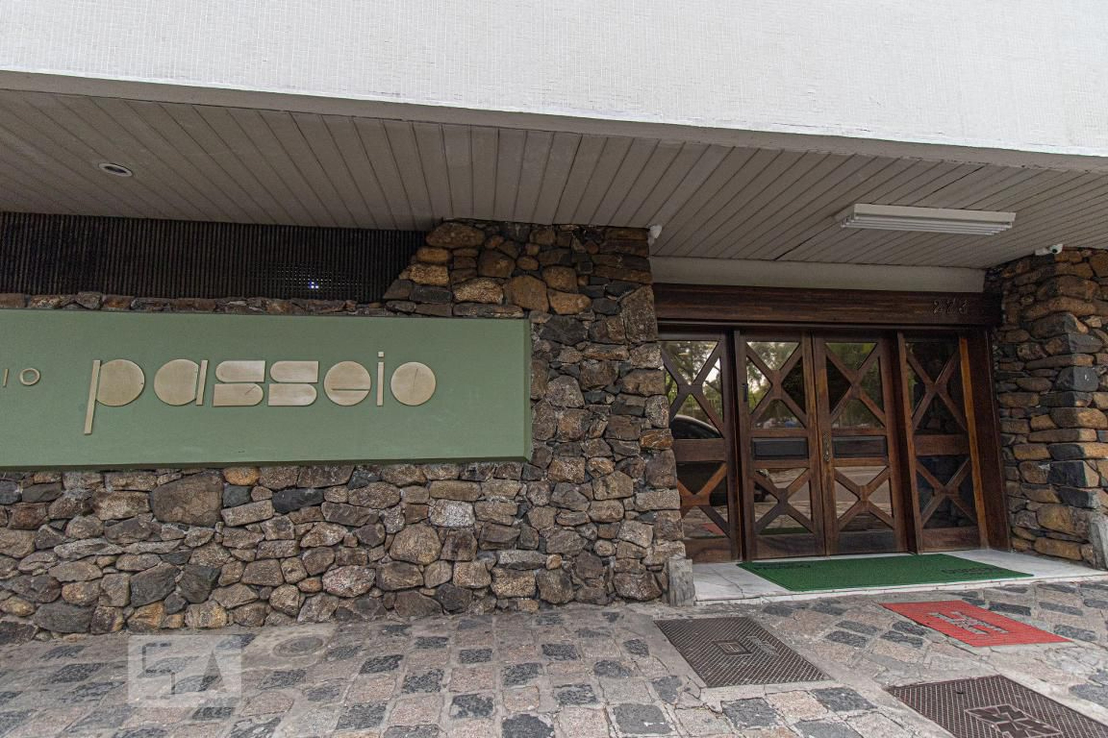 Fachada Condomínio em Rua Presidente Carlos Cavalcanti, 273