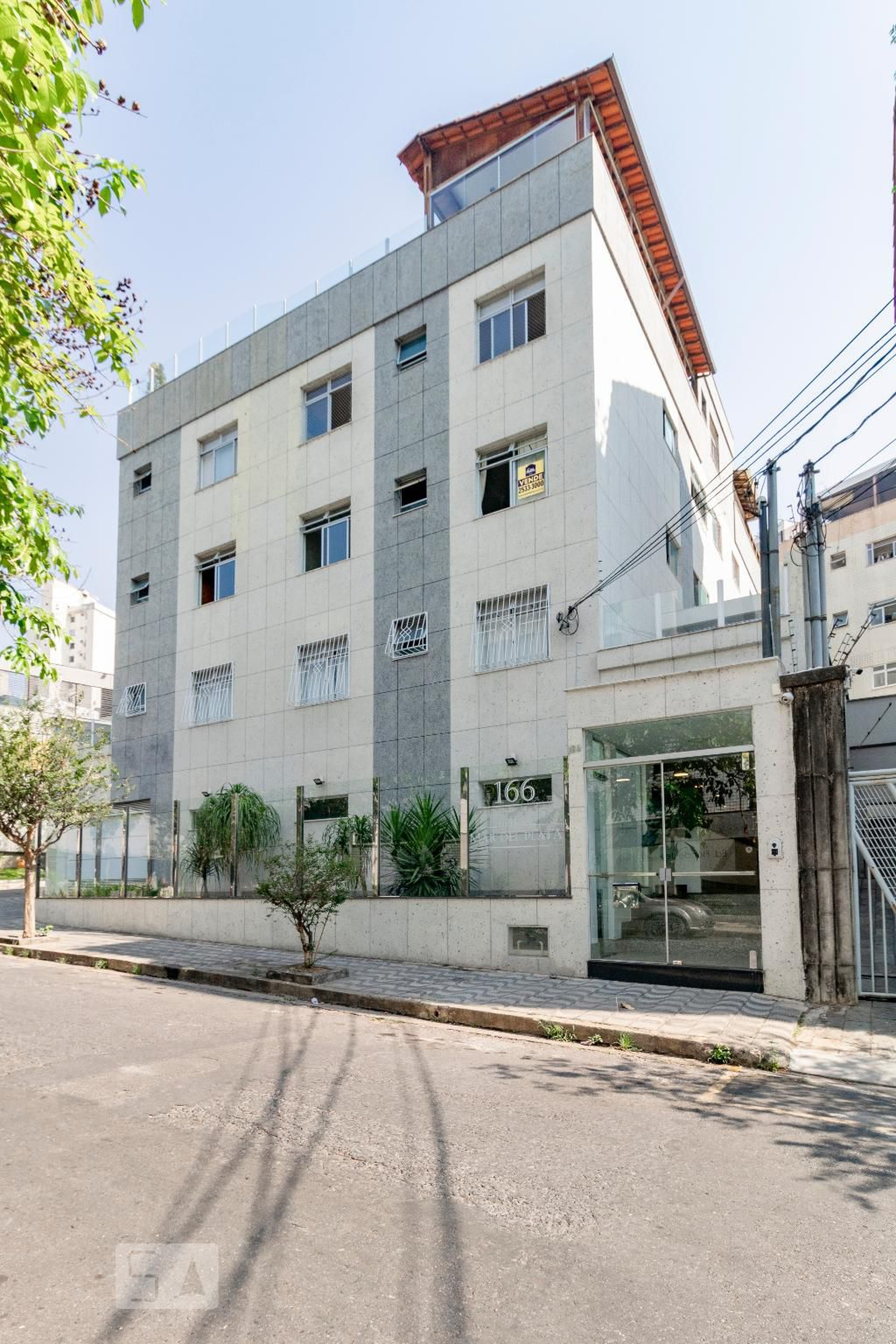 Fachada Condomínio em Rua Flôr de Jequitibá, 166