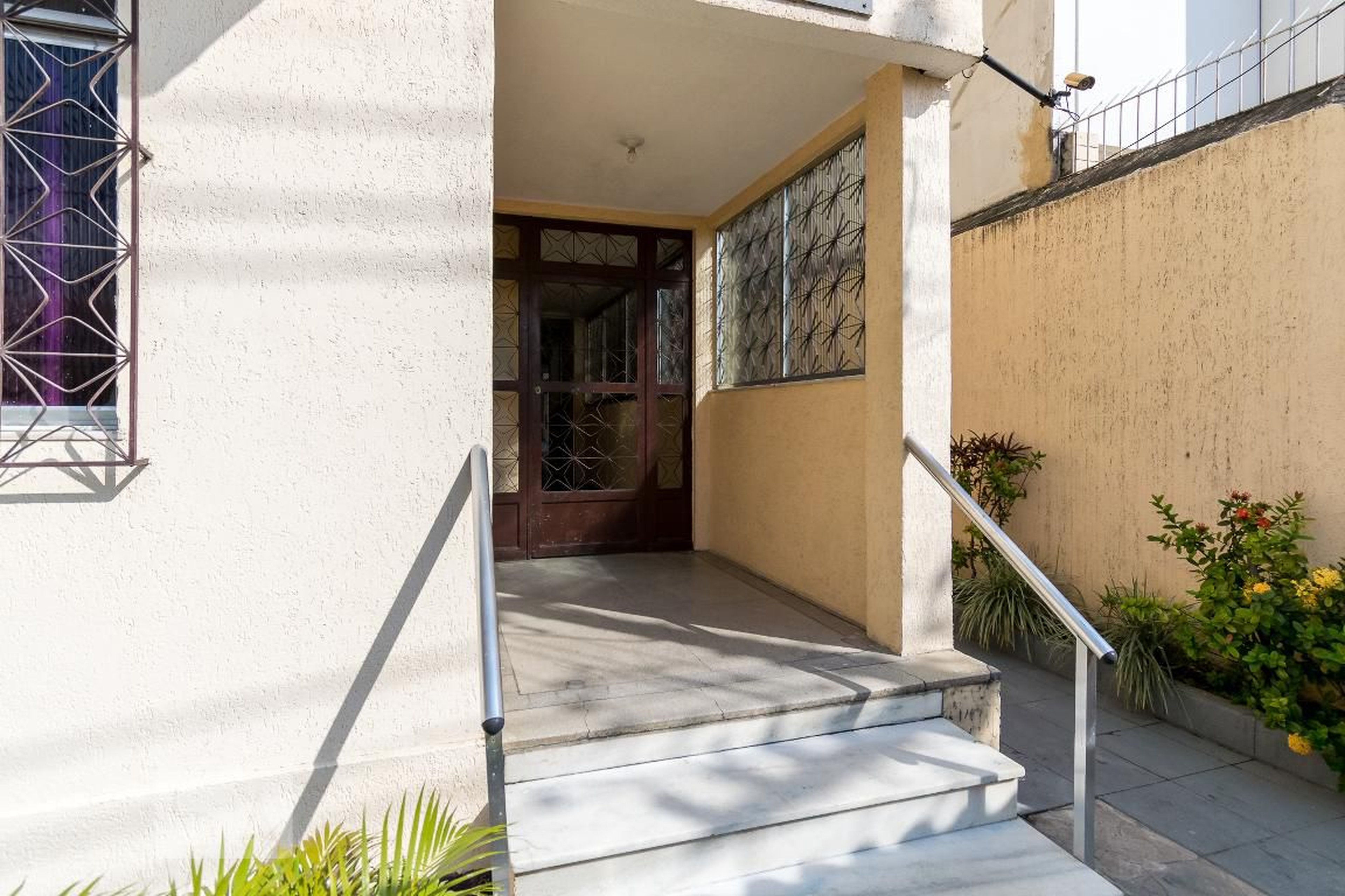 Entrada do Prédio - Edifício João Romariz