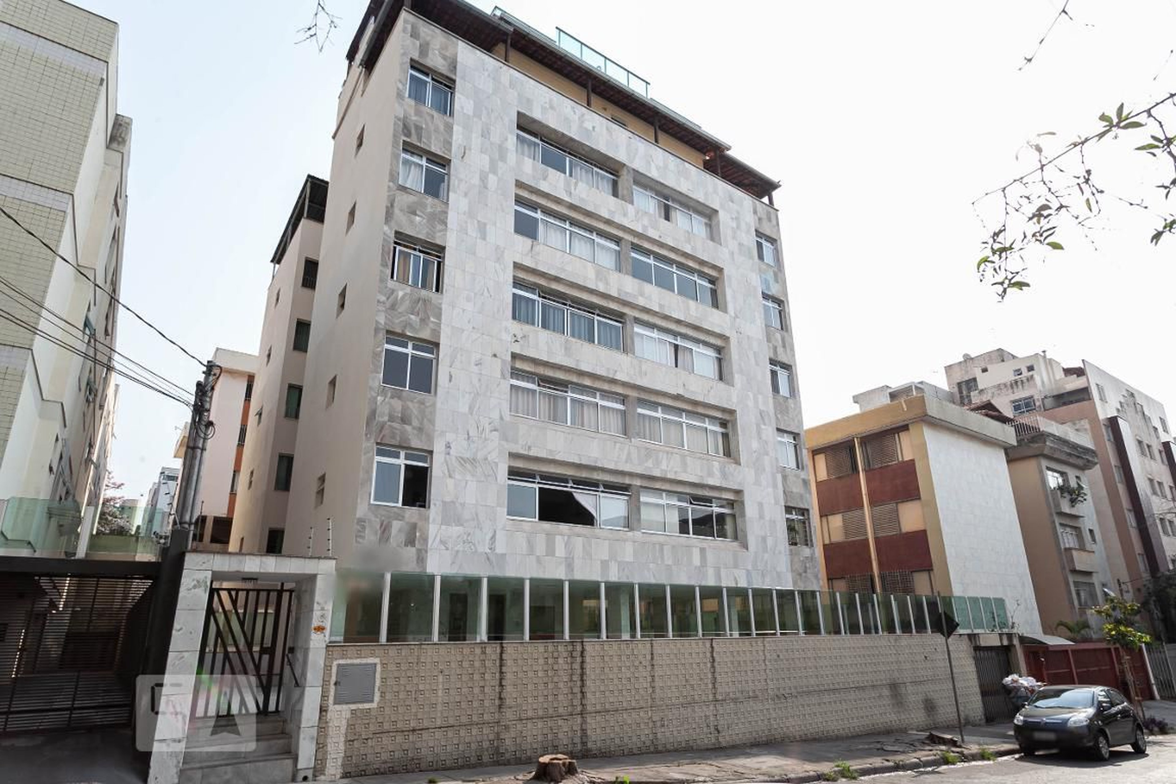 Fachada do prédio Condomínio em Rua Professor Lincoln Continentino, 310