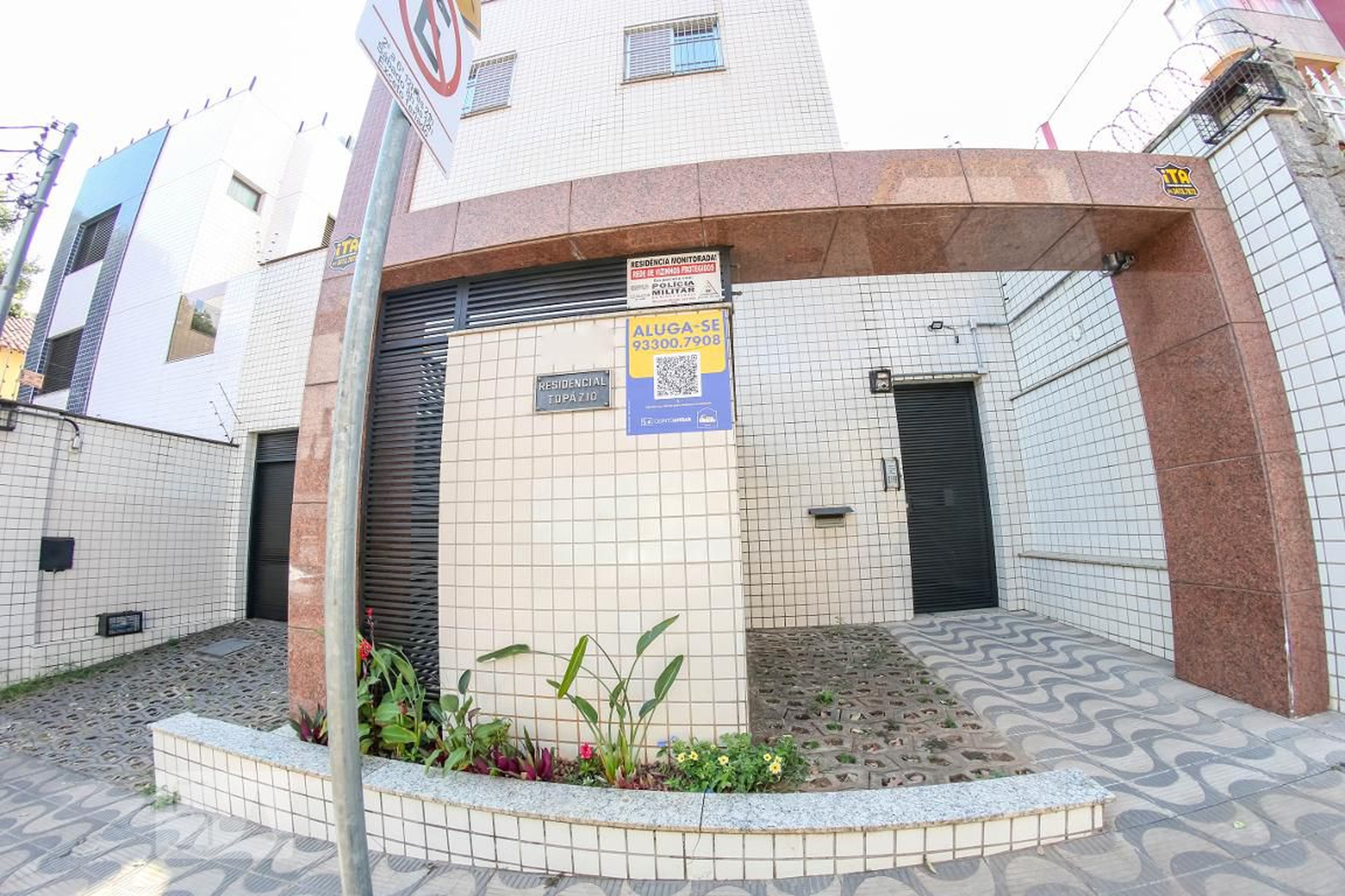 Fachada Condomínio em Rua Coronel Pedro Jorge, 225