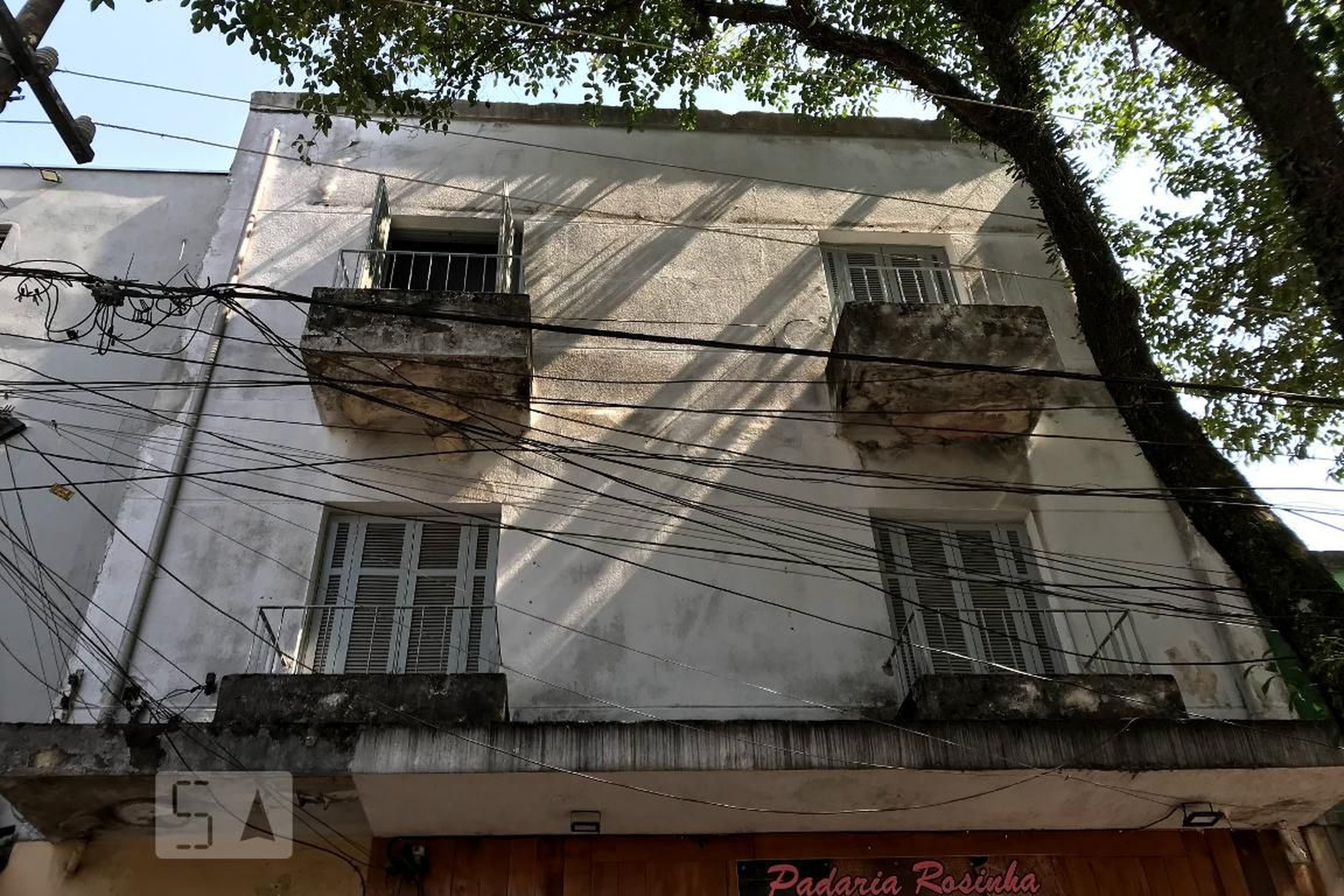 Fachada Condomínio em Rua Pires da Mota, 328