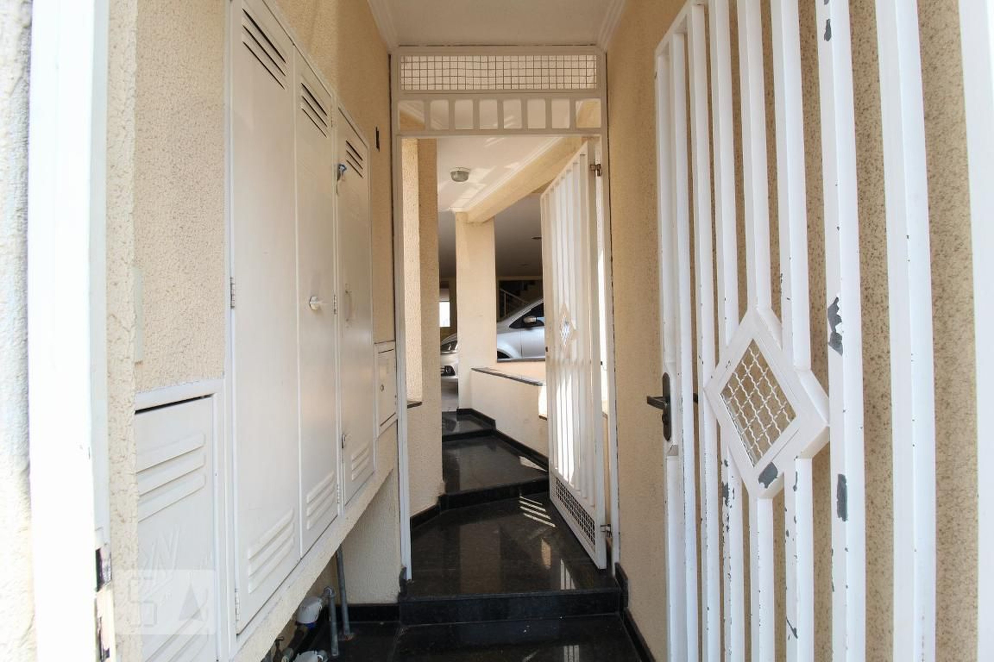 Entrada social - null