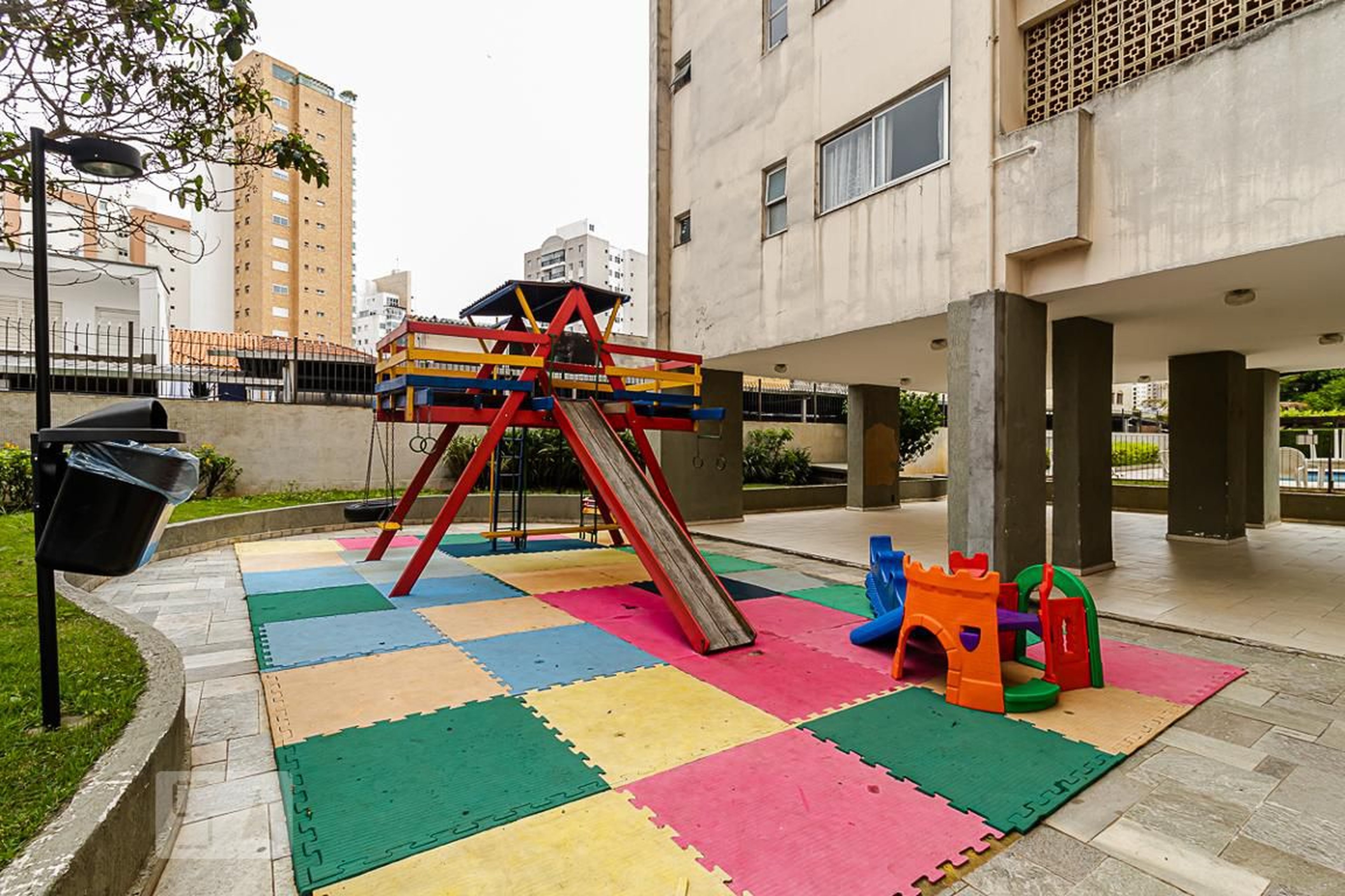 Playground - Edifício Vila Castella e Villa di Trevi