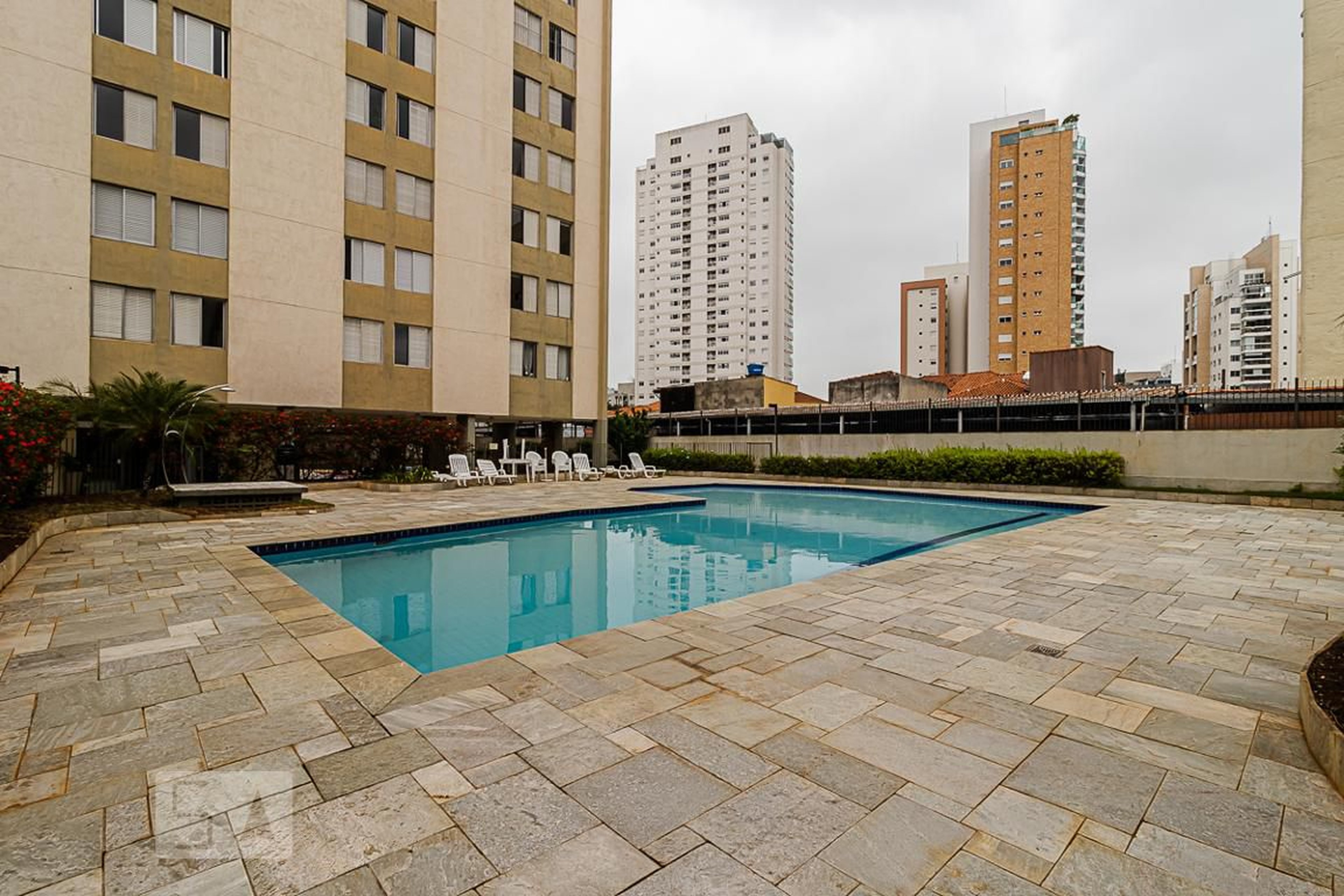 Piscina - Edifício Vila Castella e Villa di Trevi