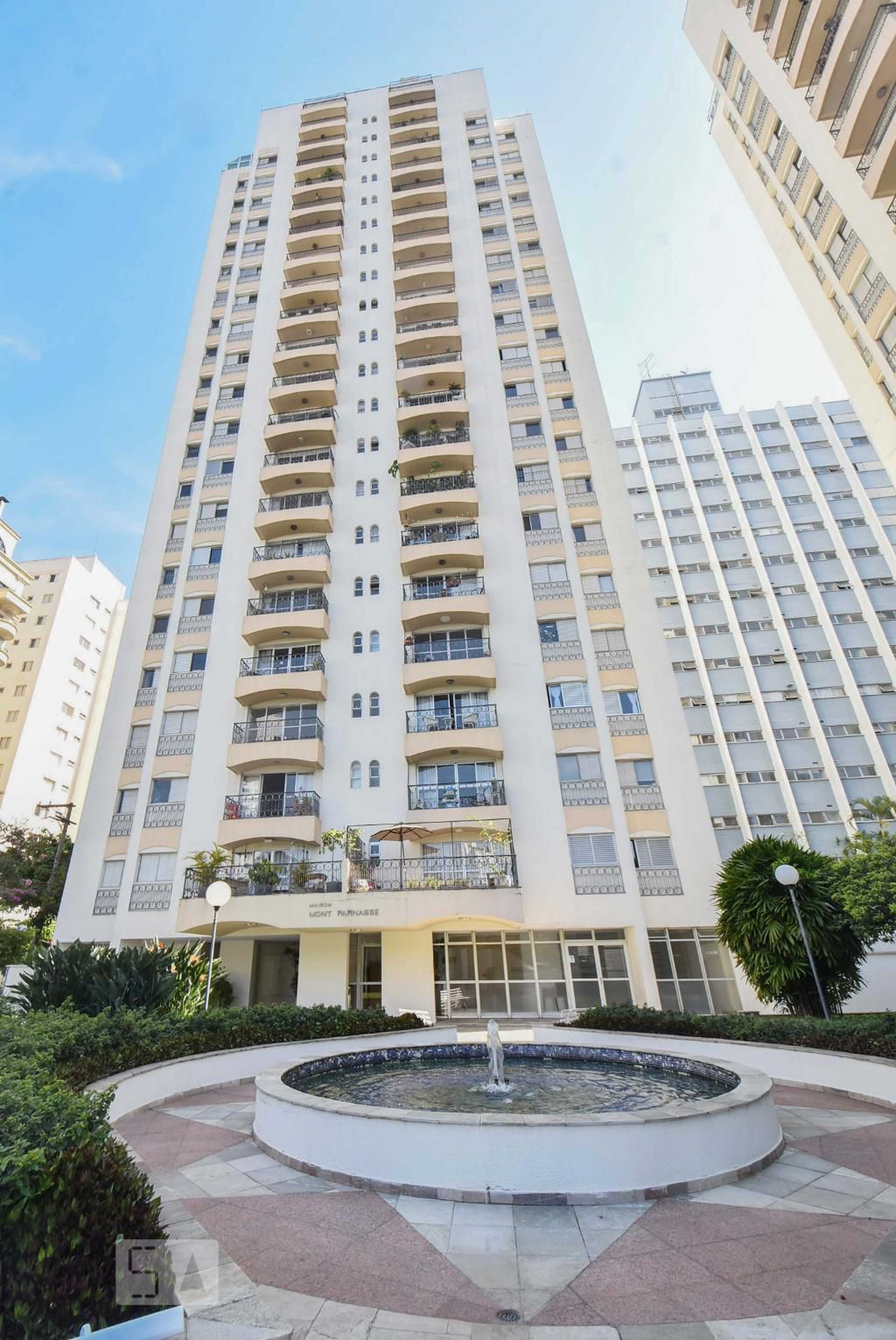 Prédio Condomínio Quartier Latin