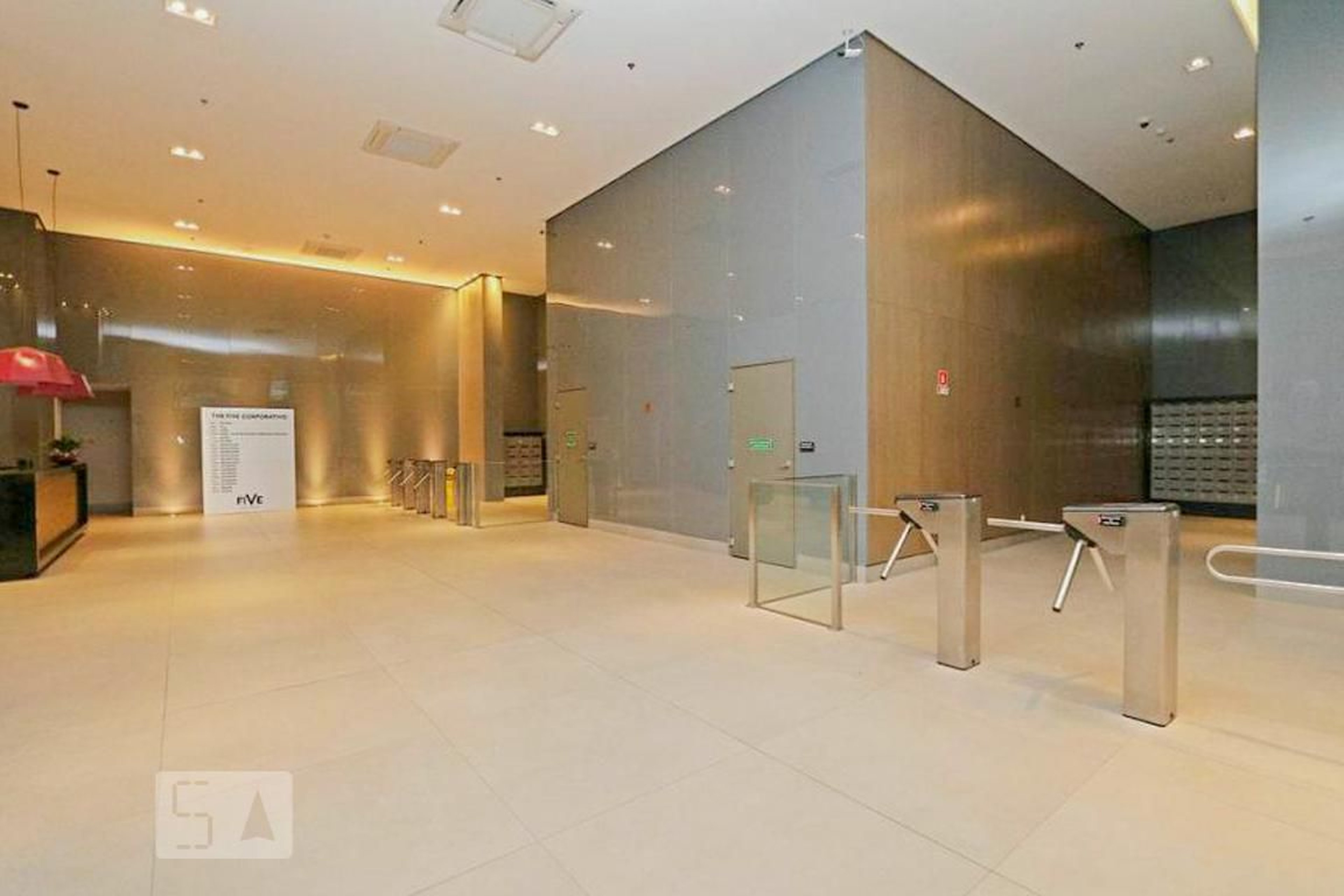 Hall de Entrada Condomínio em Rua Doutor Pedrosa, 151