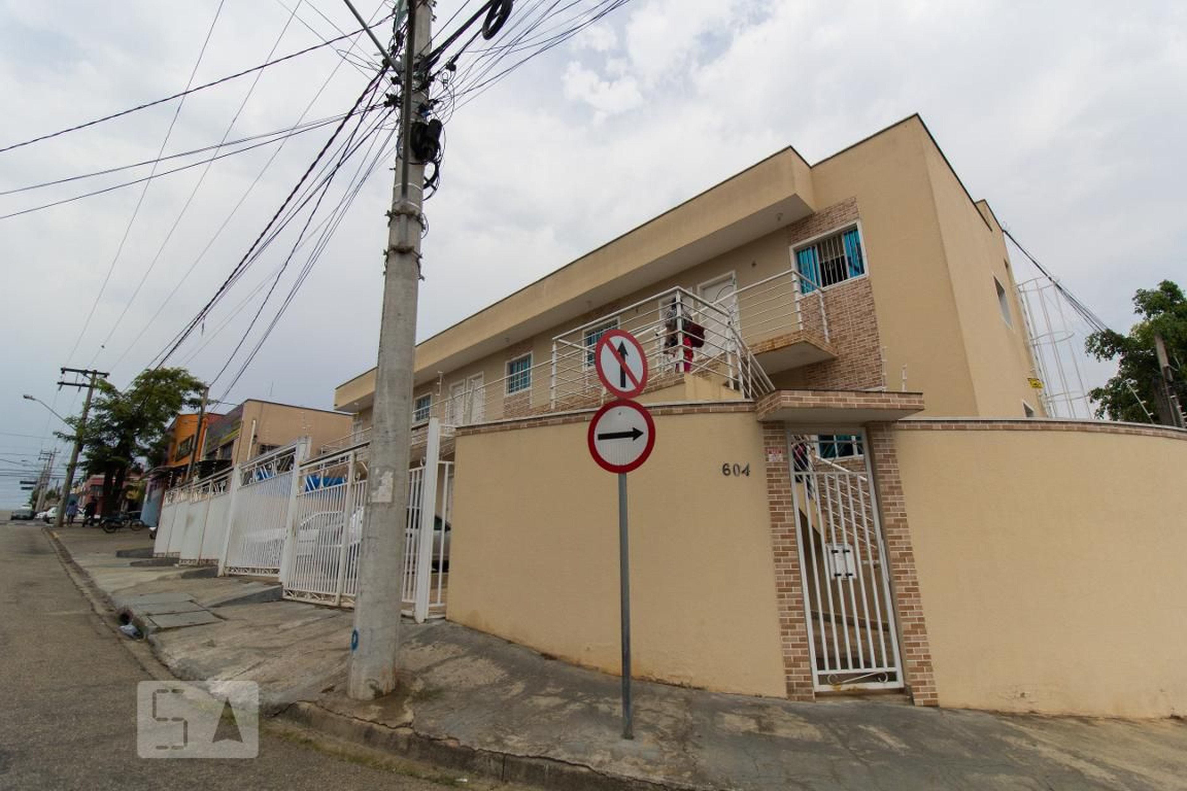 Fachada Condomínio em Rua João Thomé Franco, 128