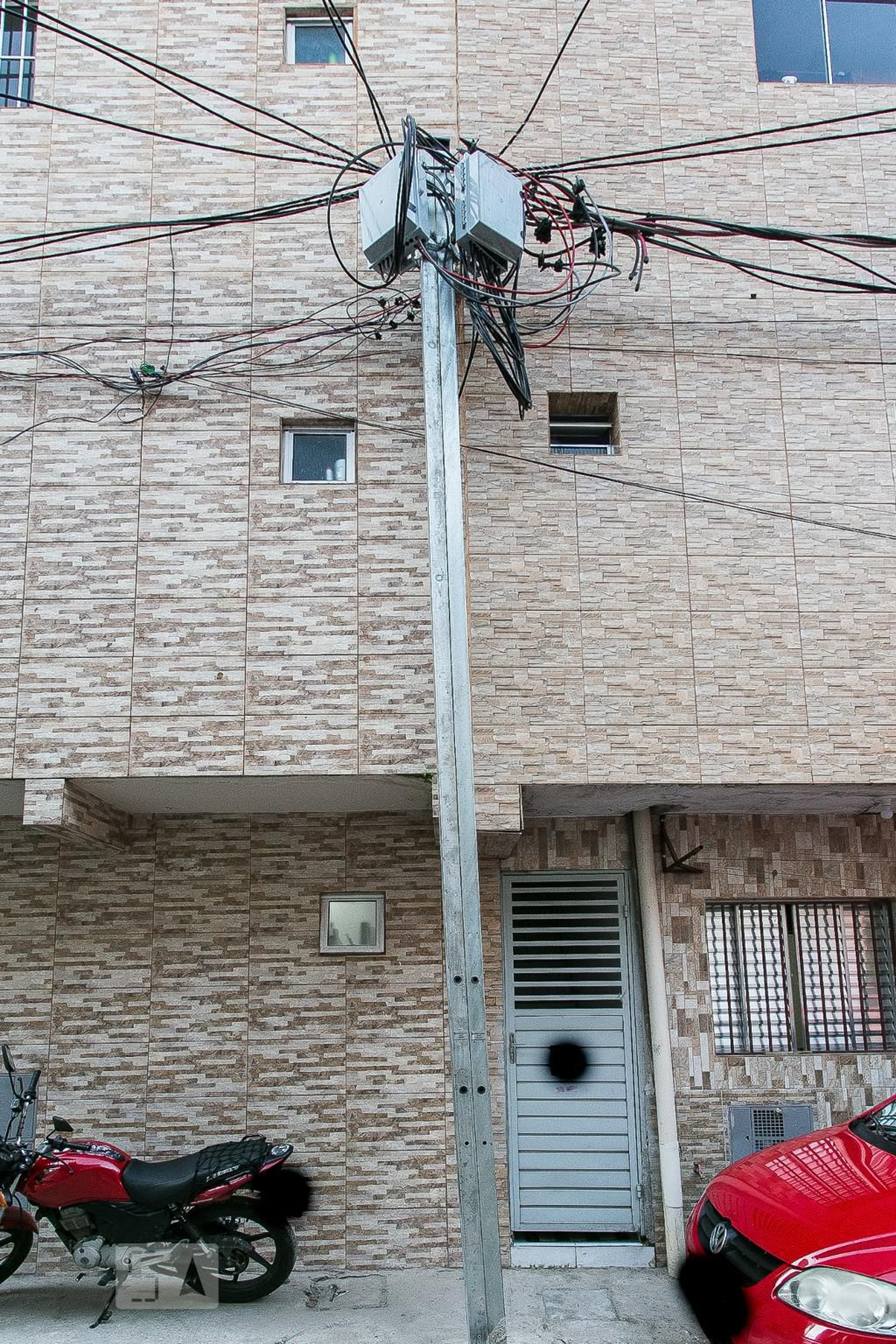 Fachada Condomínio em Rua Professor Miguel Russiano, 28