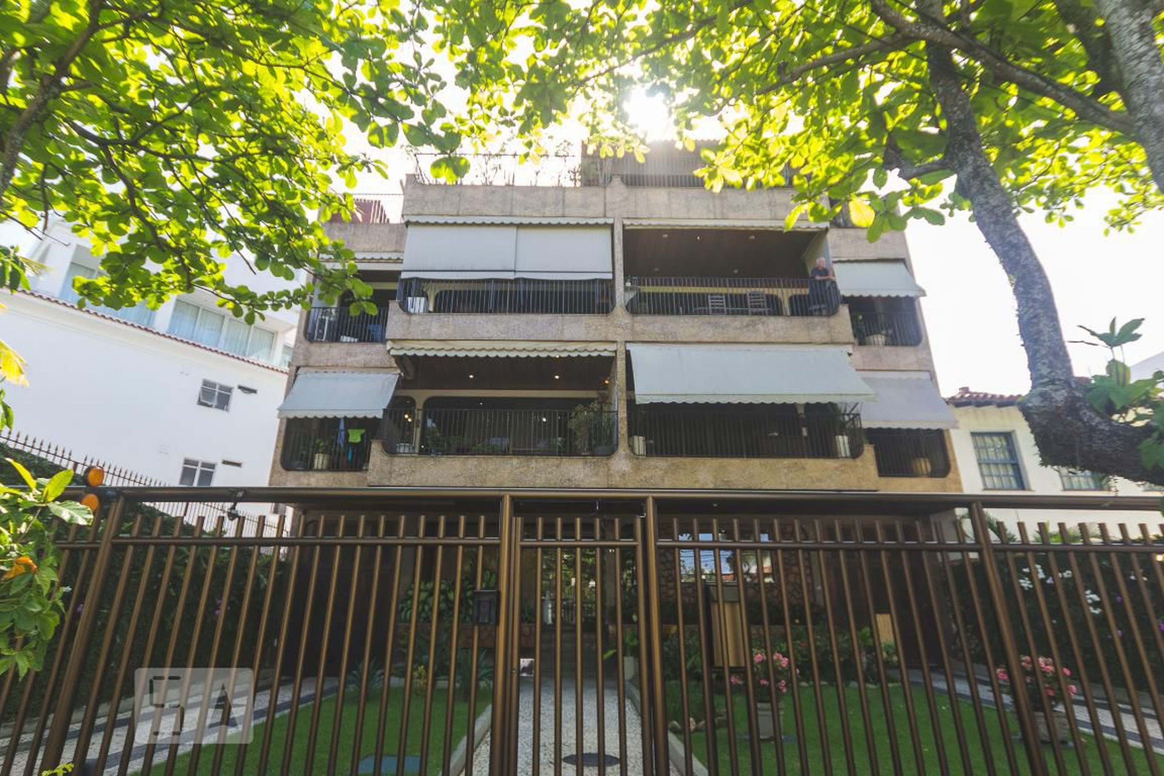 Fachada Condomínio em Rua General Sidonio Dias Correia, 13