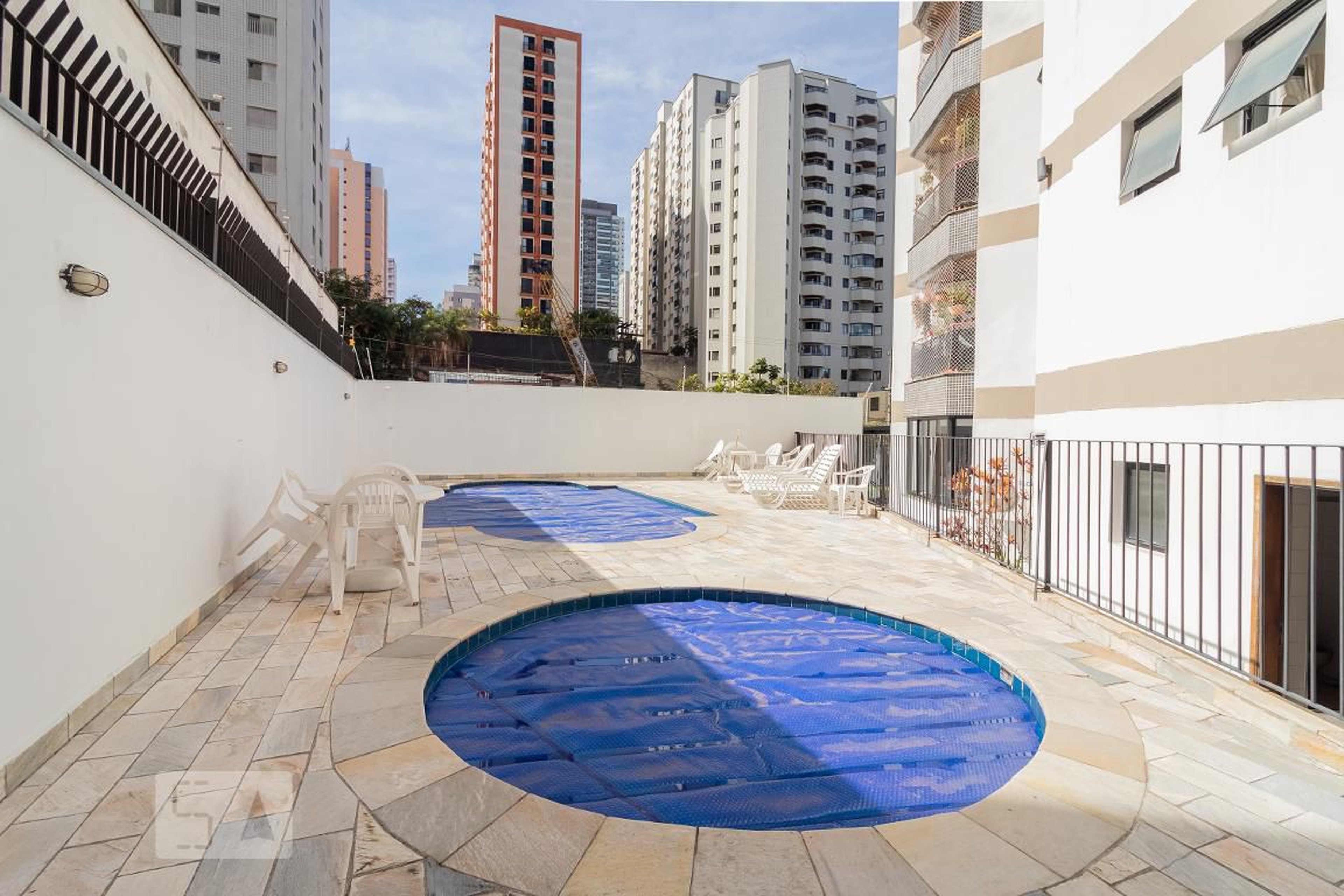 Piscina - Hollywood Plaza