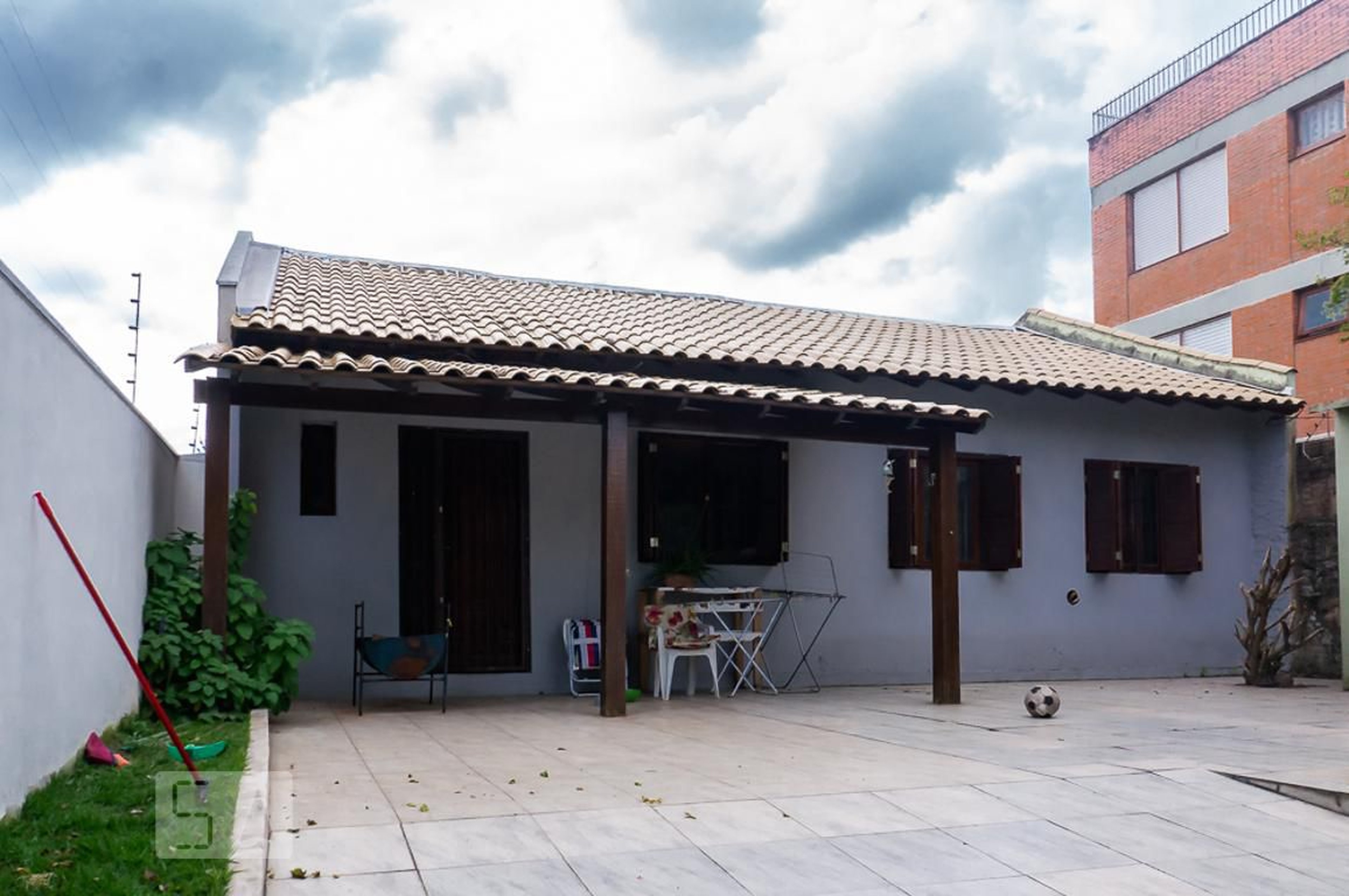 Fachada Condomínio em R. Aldo Menoti Sirângelo, 90