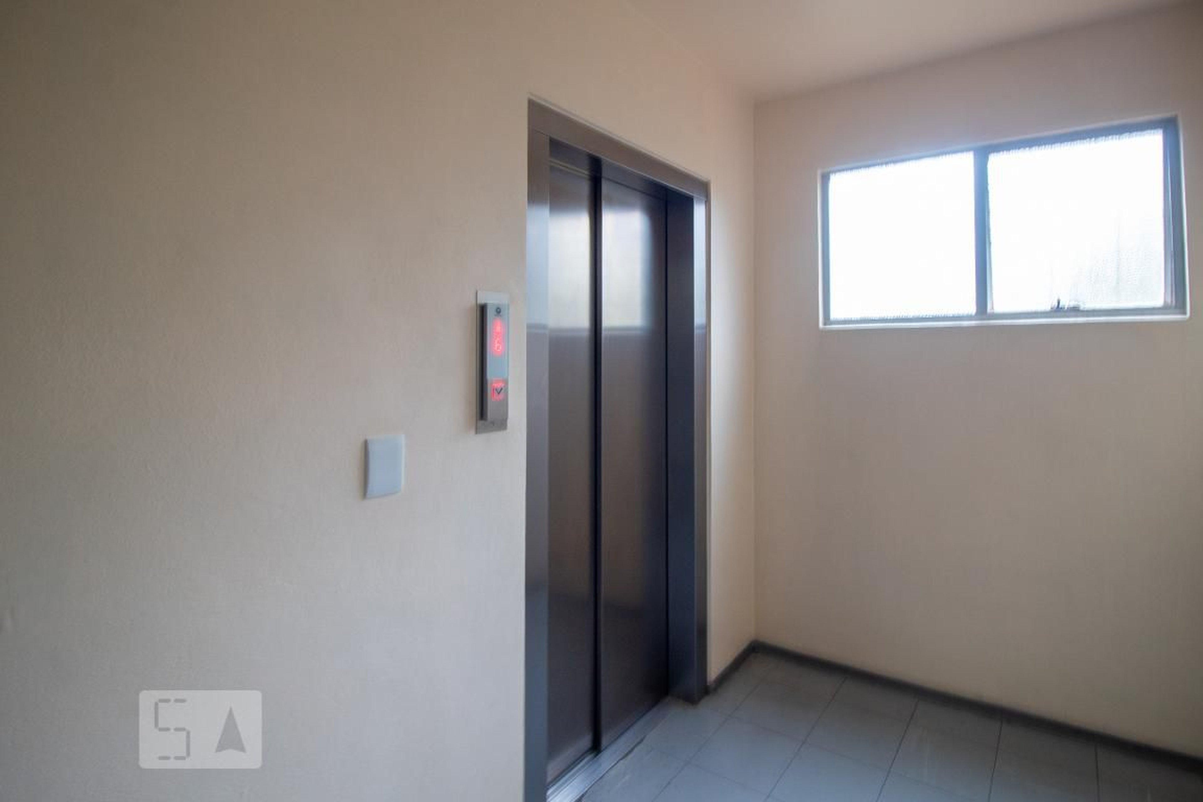 Elevador - Jardins dos Coqueiros