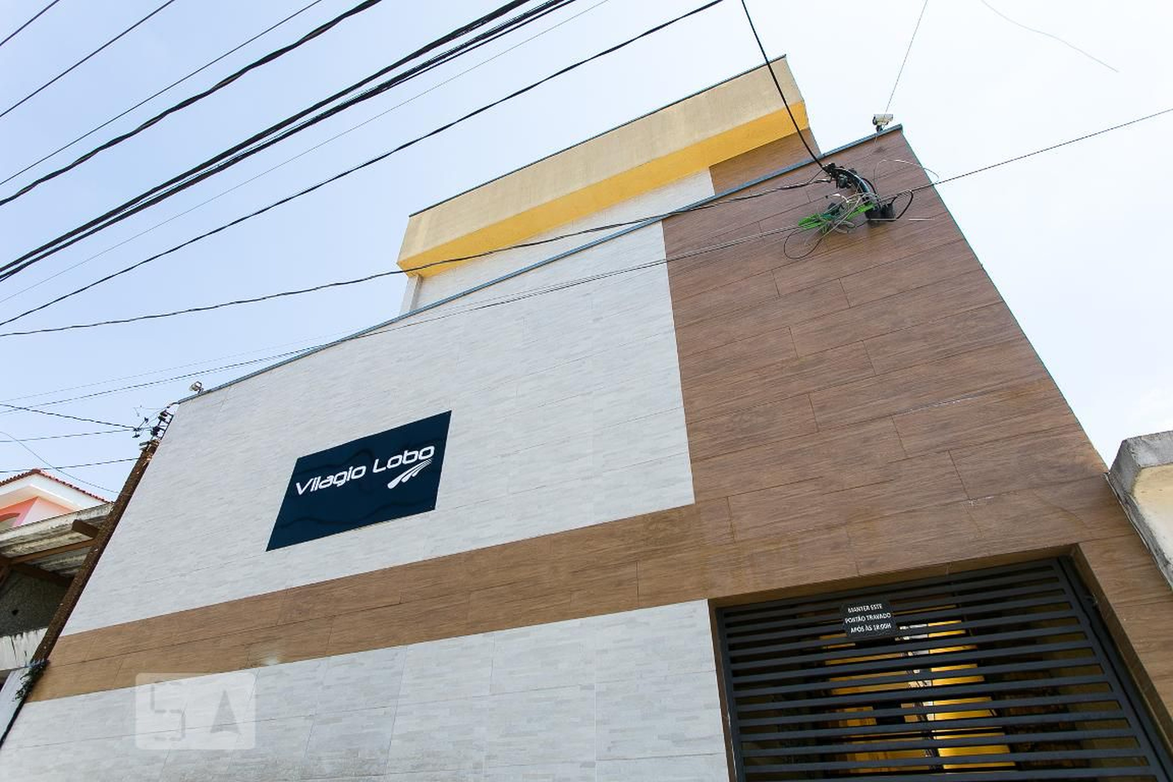 Fachada Condomínio em Rua Manuel Pereira Lôbo, 50