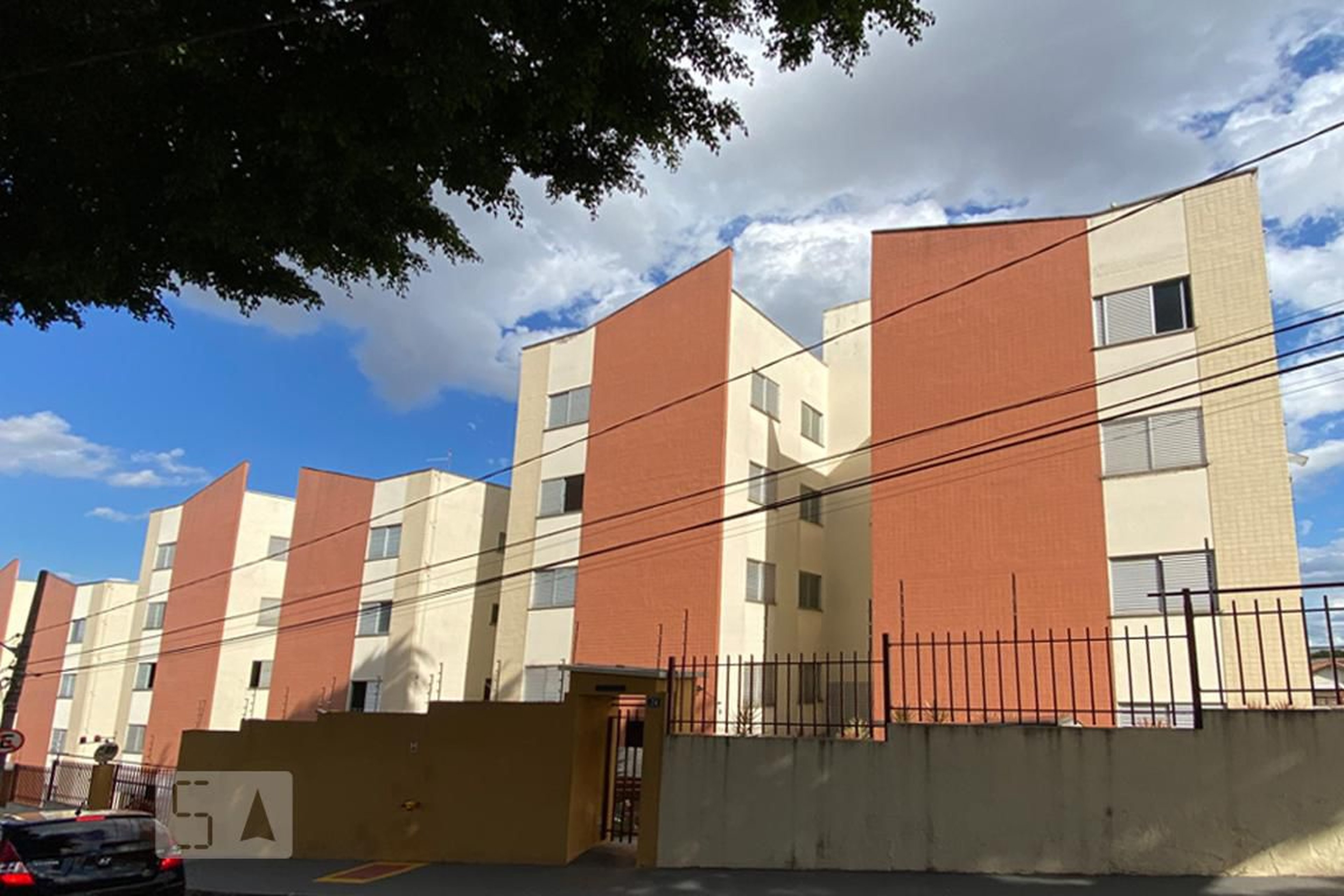 Fachada Condomínio em Rua Angelino de Góes Filho, 74