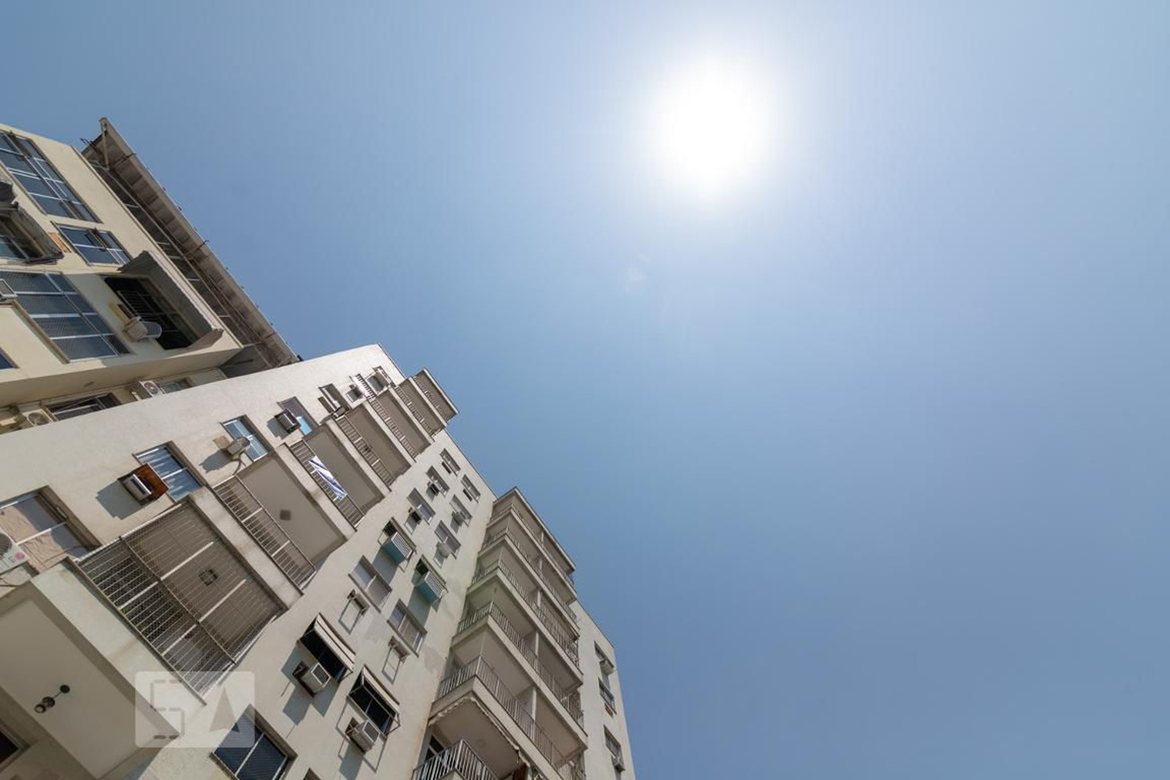 Fachada do Condomínio Condomínio Solar Mariz e Barros
