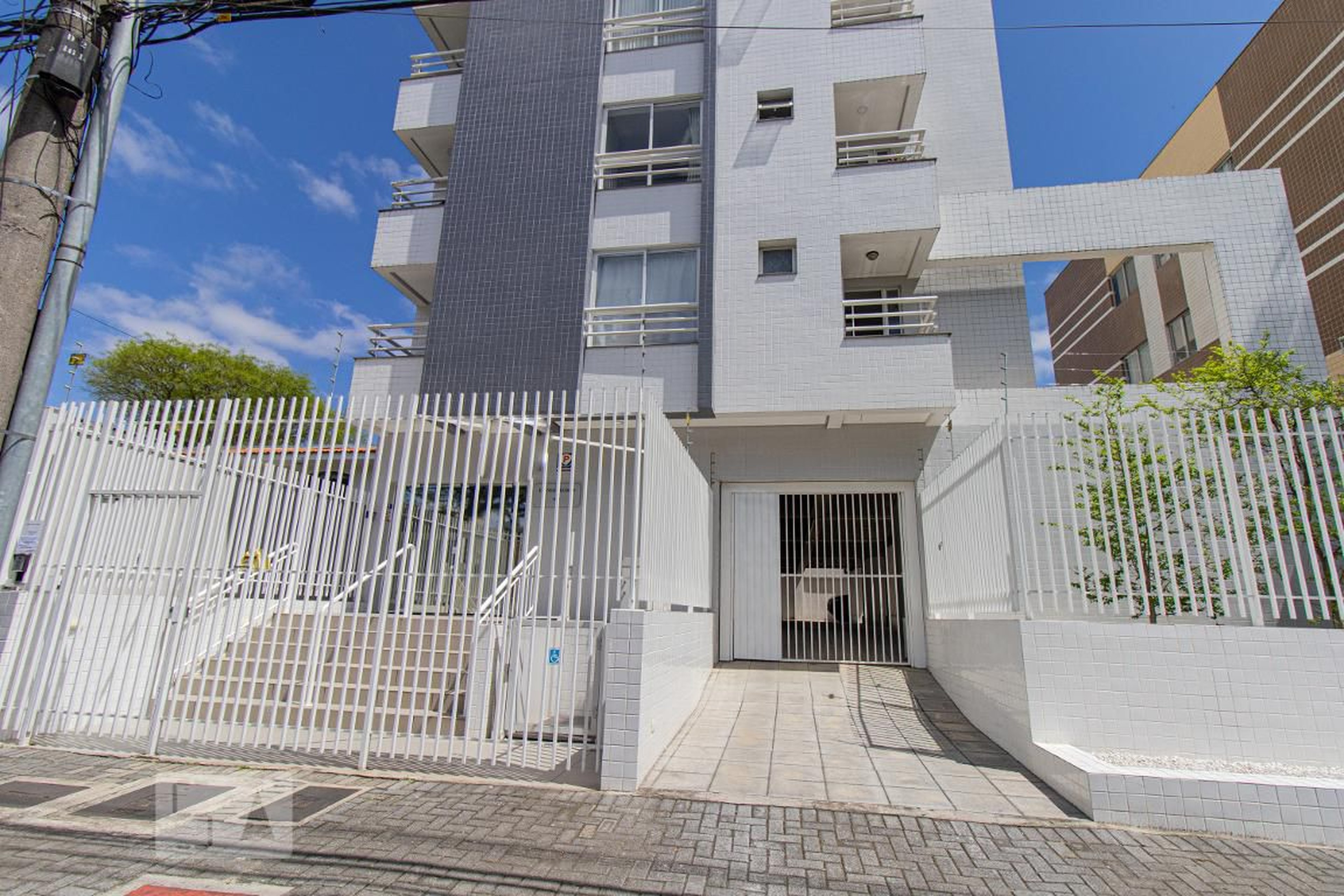 Fachada do Condomínio Condomínio Neo Studios