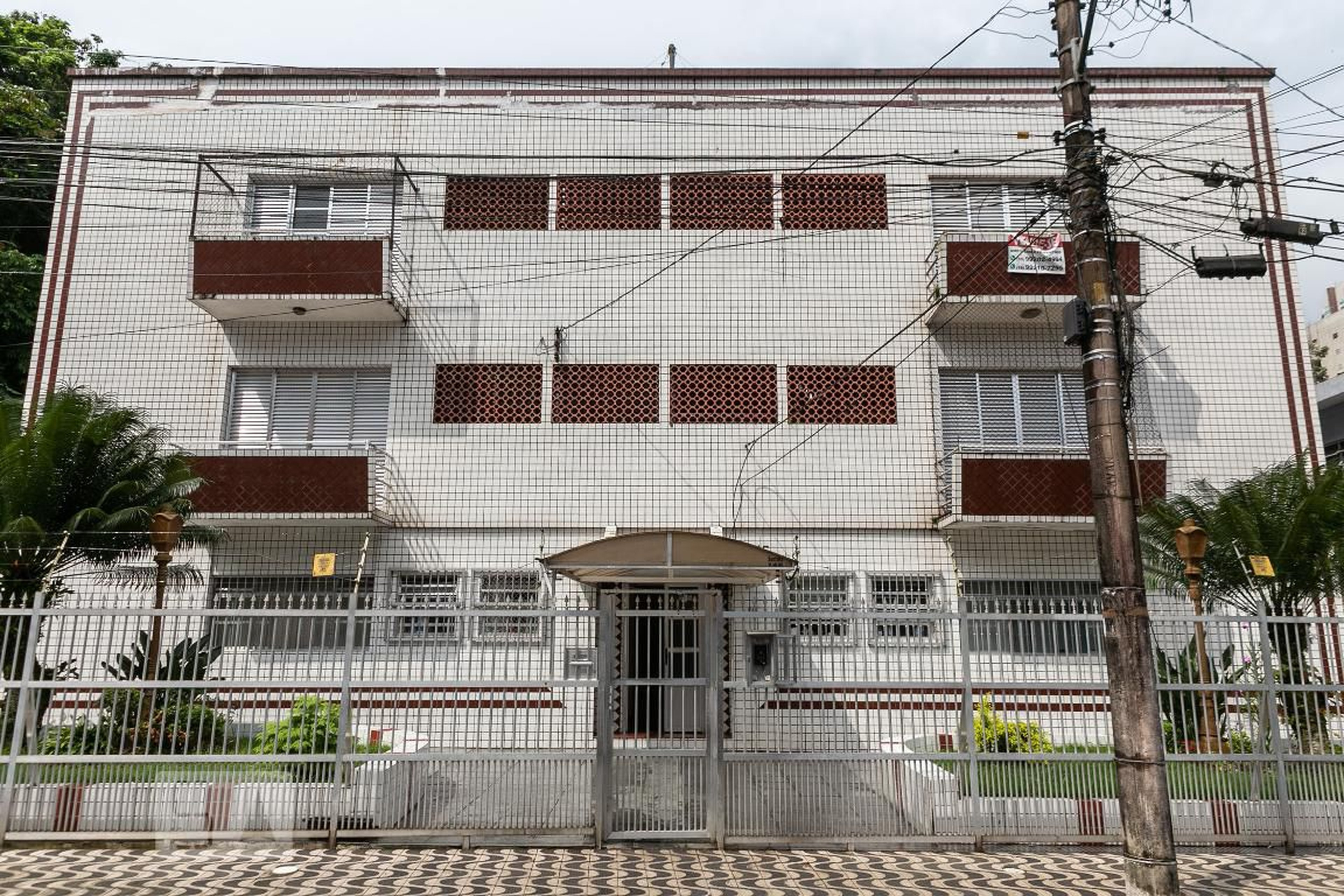 Fachada Condomínio em Rua Álvaro de Carvalho, 10